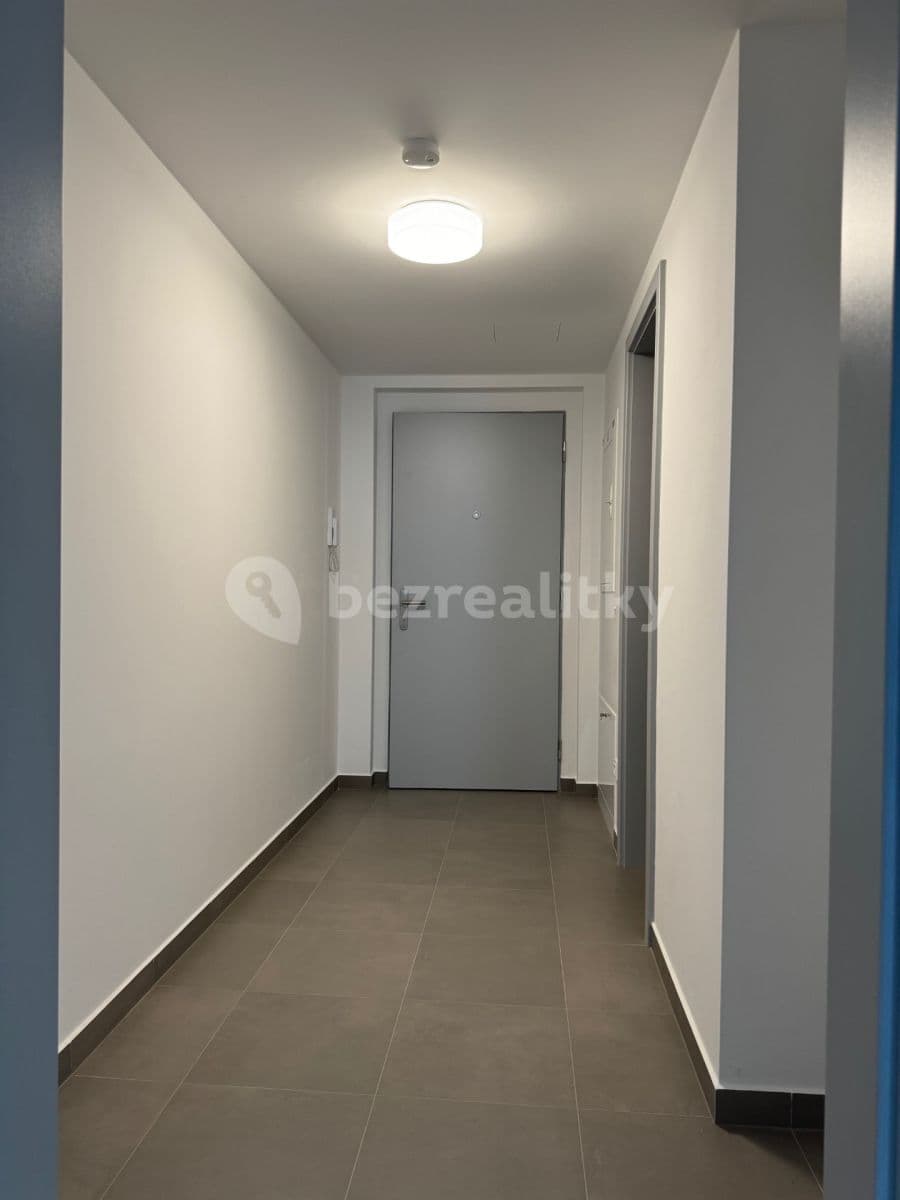Prenájom bytu 1-izbový 42 m², nábřeží Závodu míru, Pardubice, Pardubický kraj