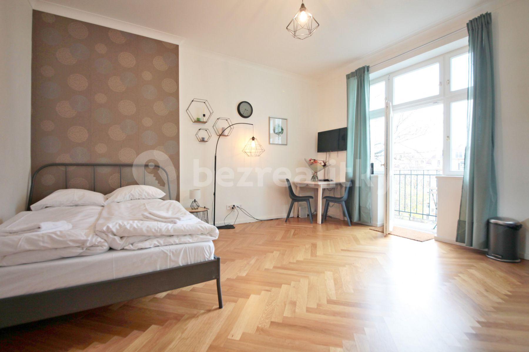 Prenájom bytu 1-izbový 29 m², Slavíkova, Praha, Praha