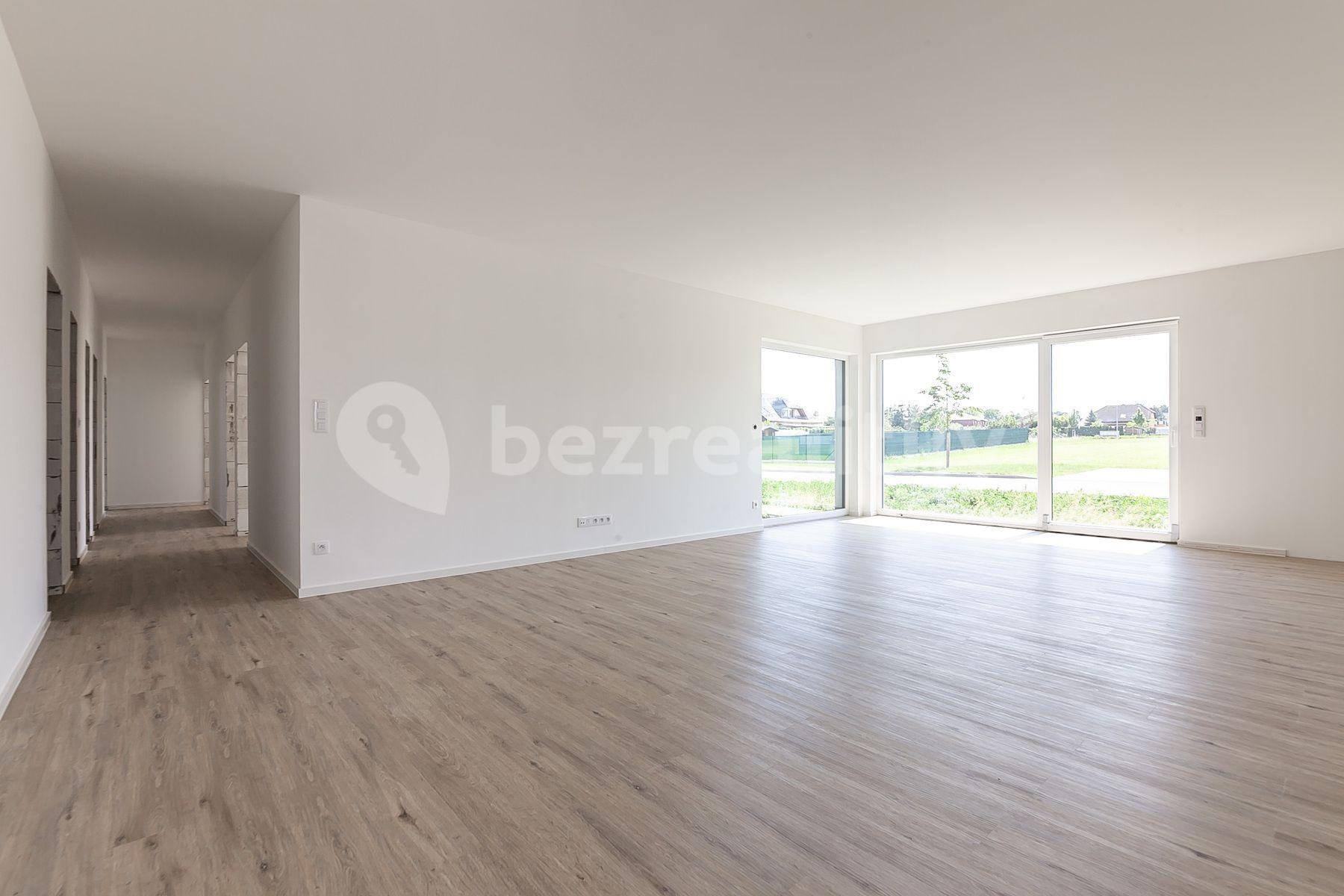 Predaj kancelárie 829 m², Vestec, Vestec, Středočeský kraj