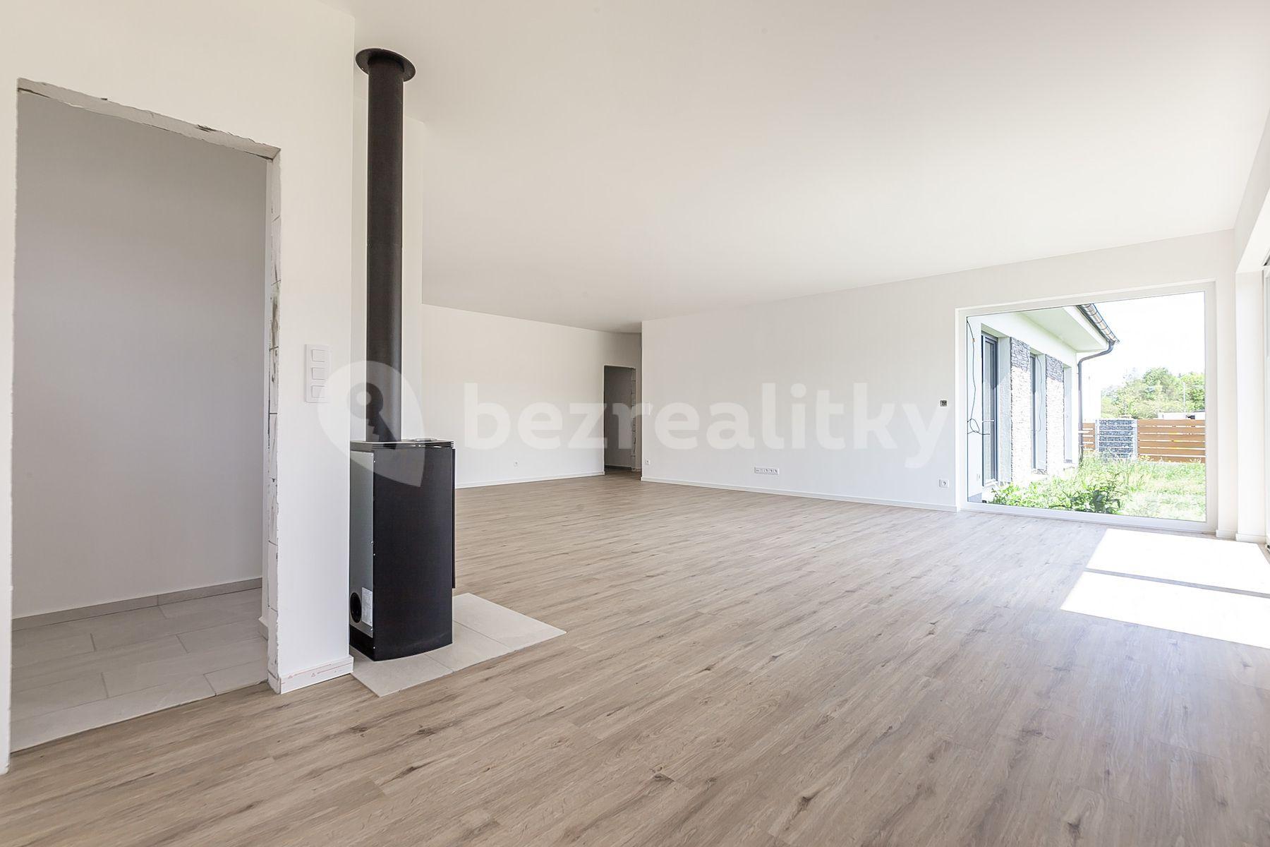 Predaj kancelárie 829 m², Vestec, Vestec, Středočeský kraj