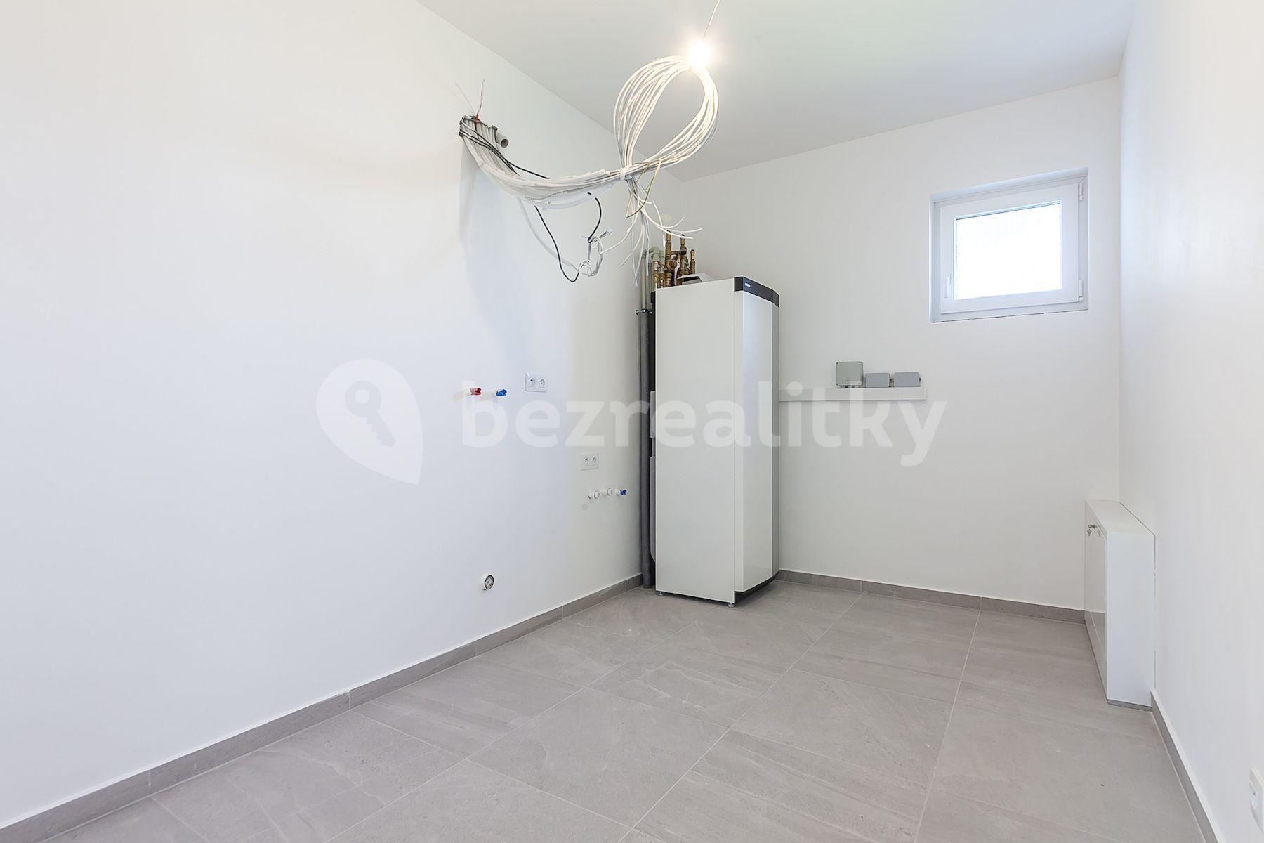 Predaj kancelárie 829 m², Vestec, Vestec, Středočeský kraj