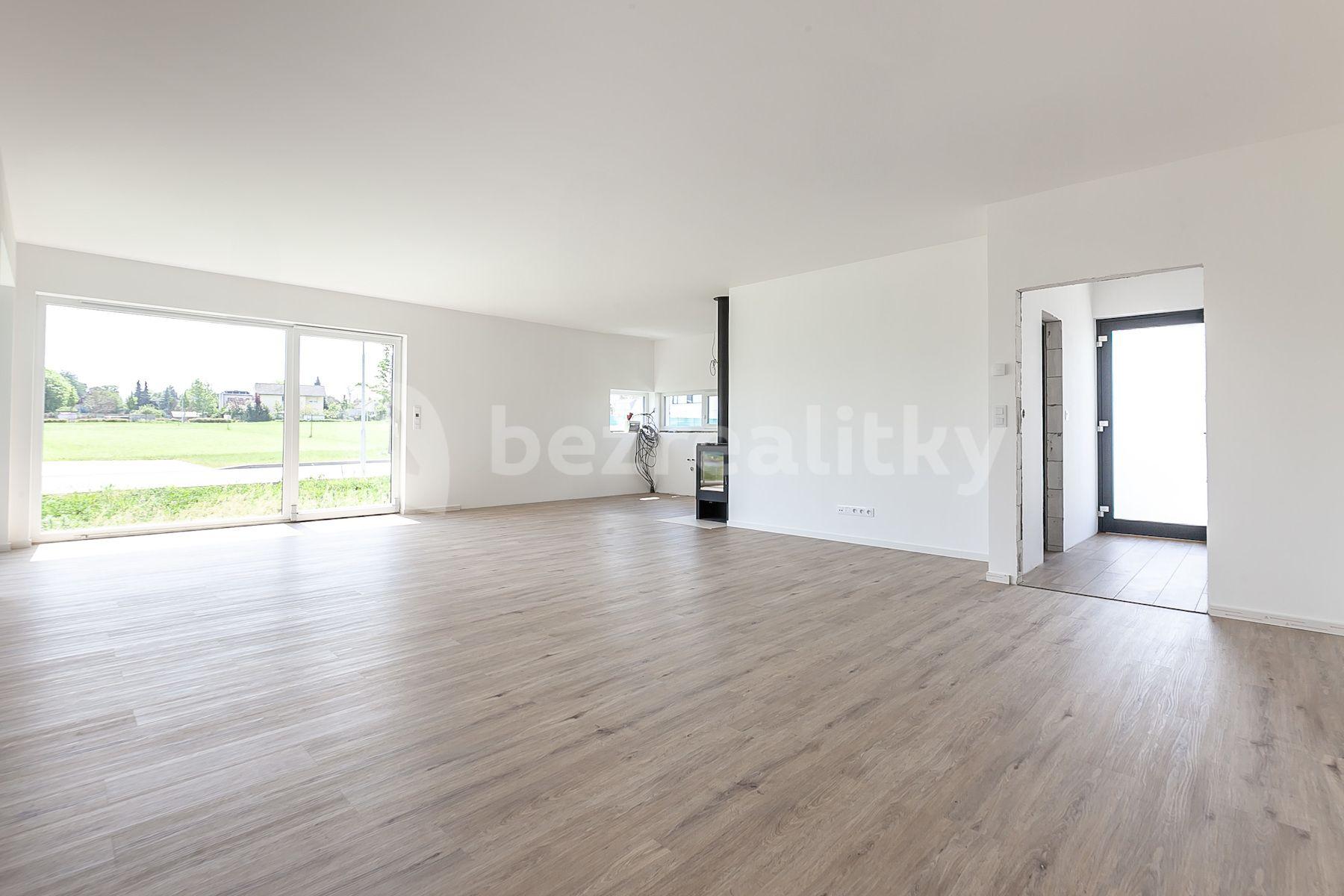 Predaj kancelárie 829 m², Vestec, Vestec, Středočeský kraj