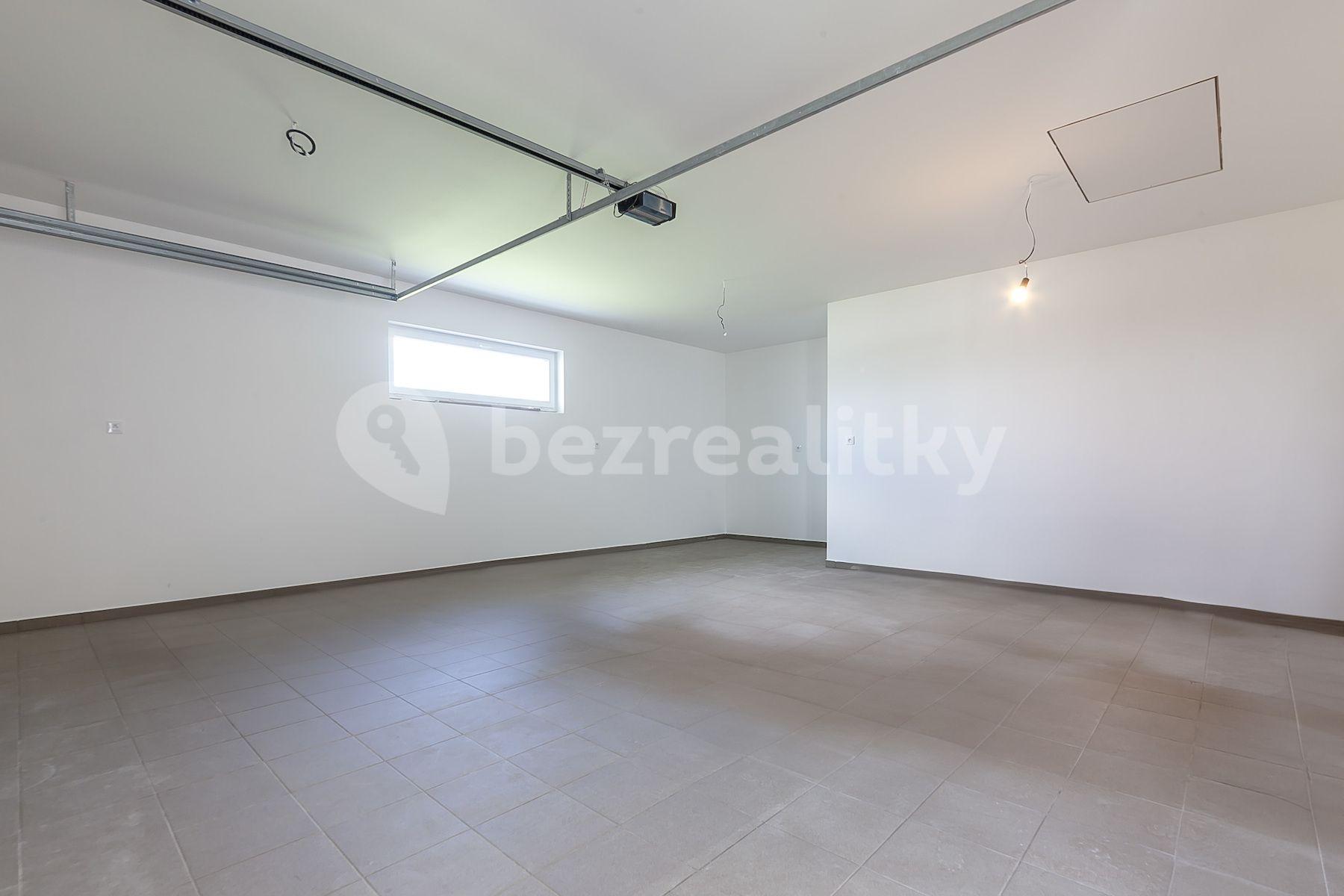 Predaj kancelárie 829 m², Vestec, Vestec, Středočeský kraj