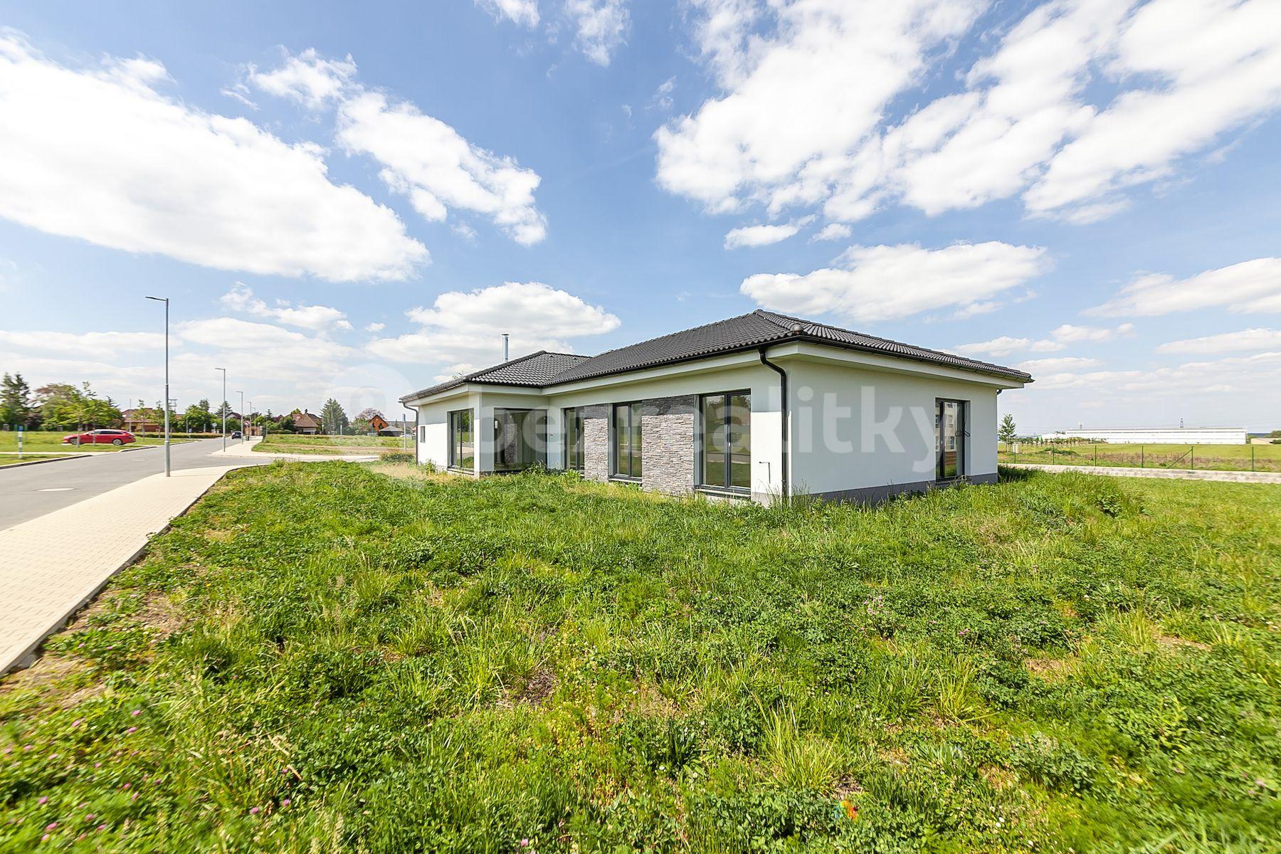 Predaj kancelárie 829 m², Vestec, Vestec, Středočeský kraj