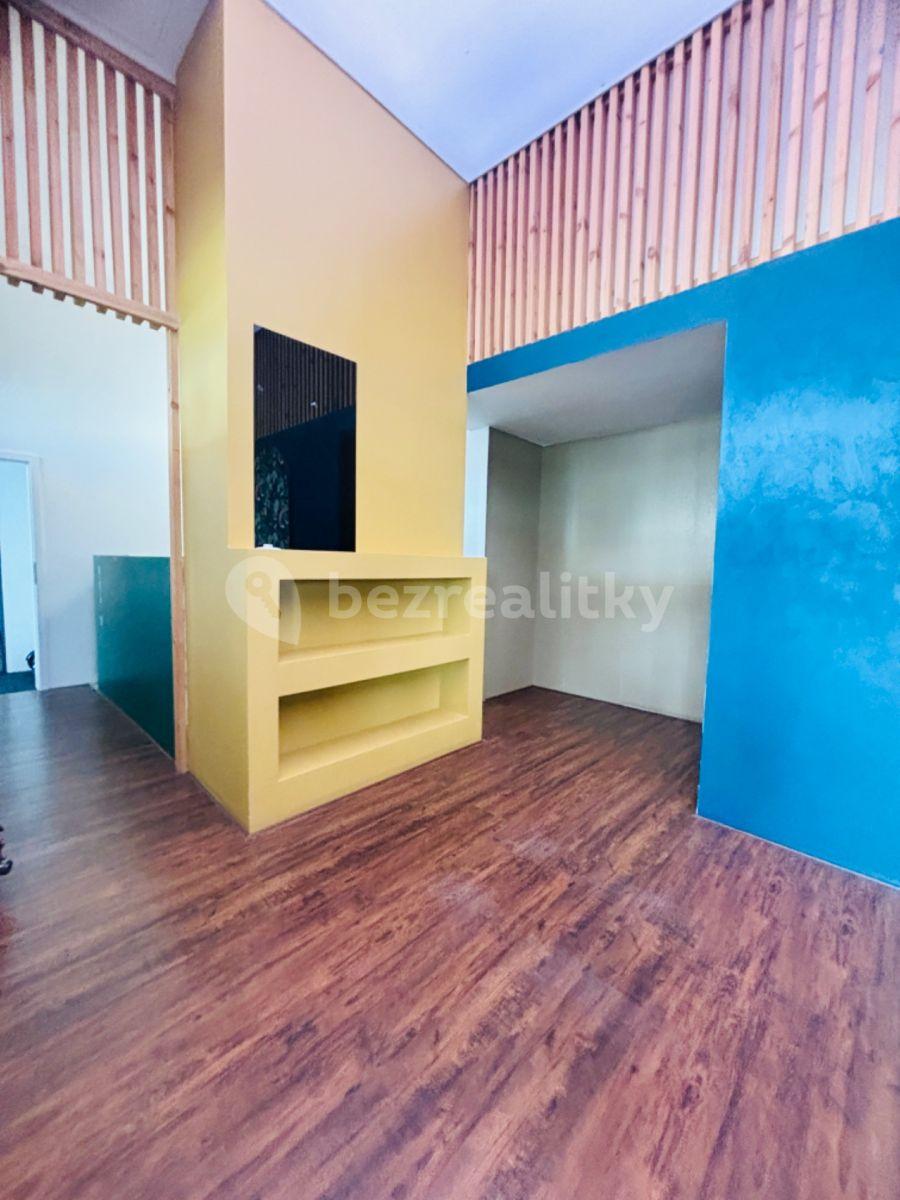 Prenájom nebytového priestoru 53 m², Poděbradská, Praha, Praha