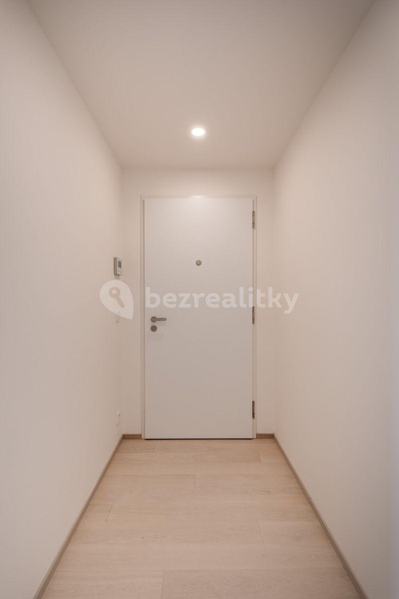 Prenájom bytu 2-izbový 59 m², Hodonínská, Praha, Praha