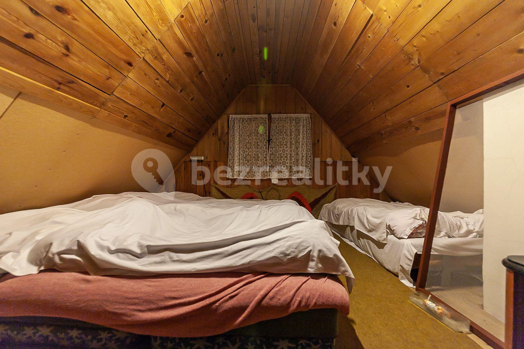 Predaj rekreačného objektu 16 m², pozemek 591 m², Krhanice, Krhanice, Středočeský kraj