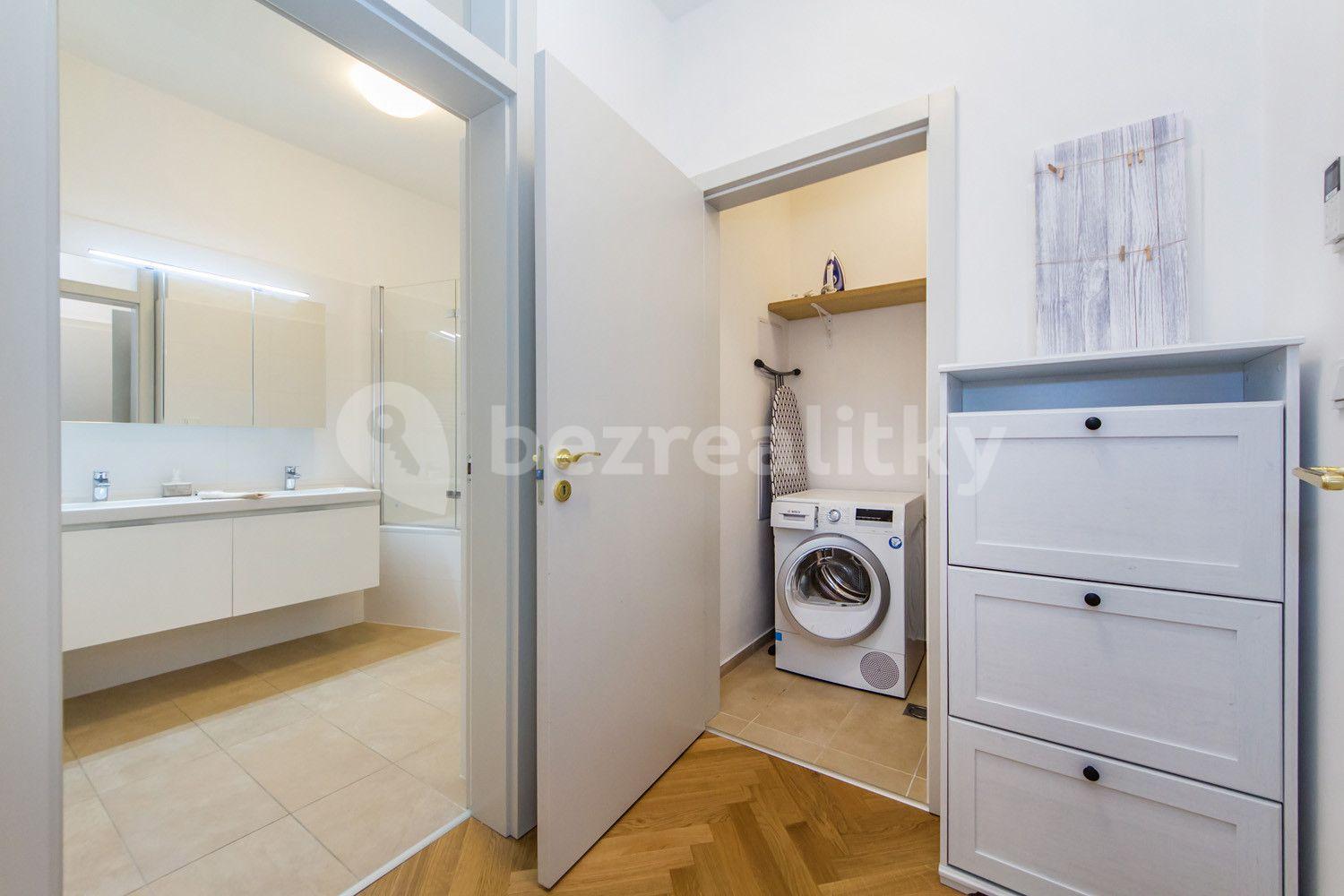 Prenájom bytu 2-izbový 60 m², Balbínova, Praha, Praha