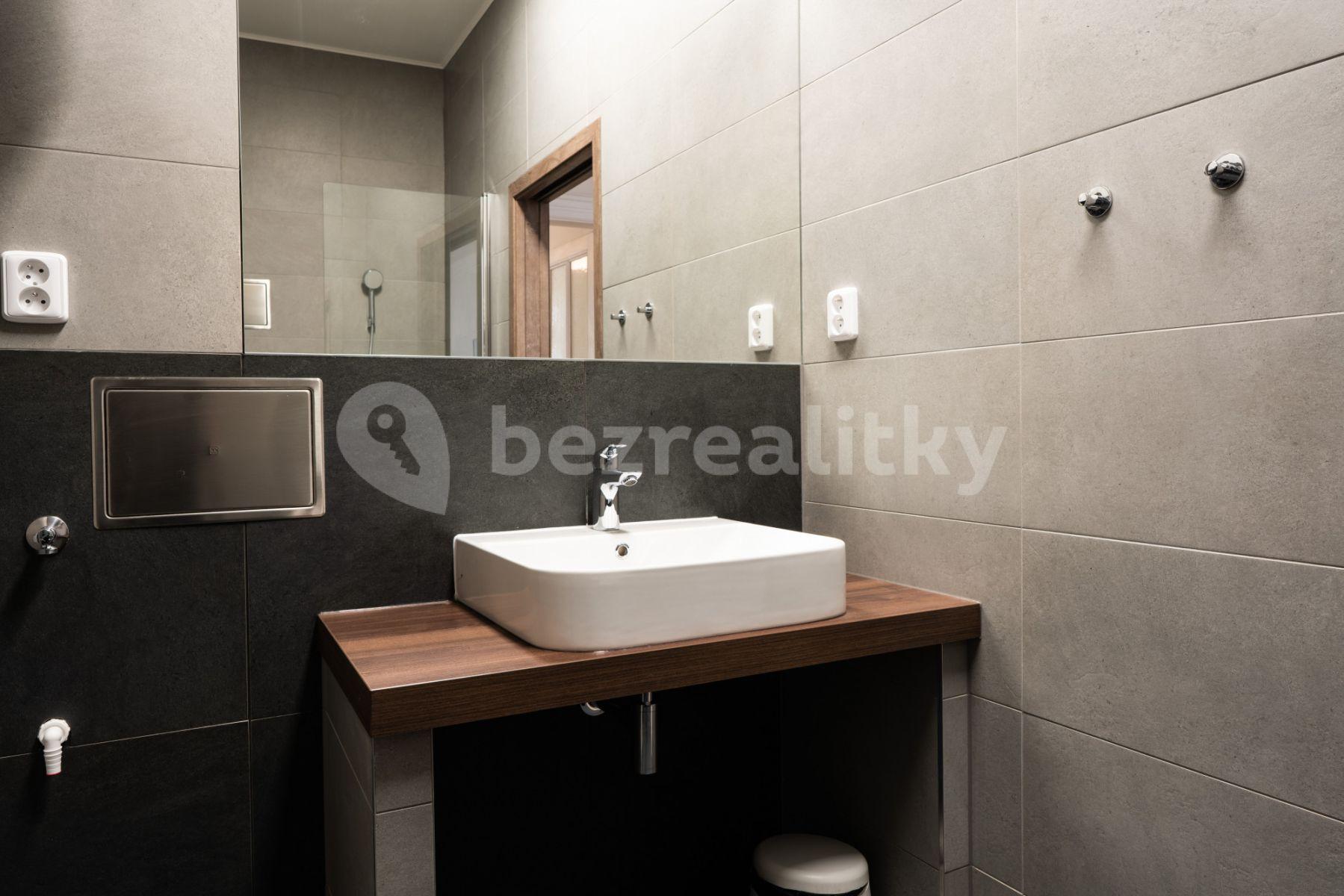 Prenájom bytu 2-izbový 79 m², Polská, Praha, Praha