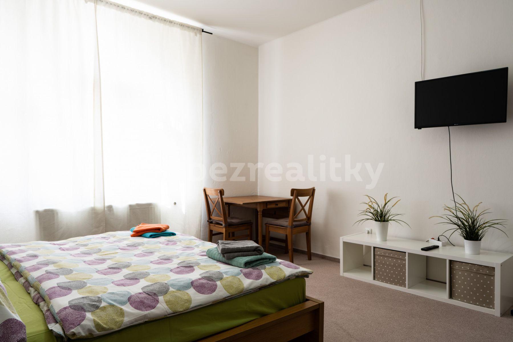 Prenájom bytu 2-izbový 79 m², Polská, Praha, Praha