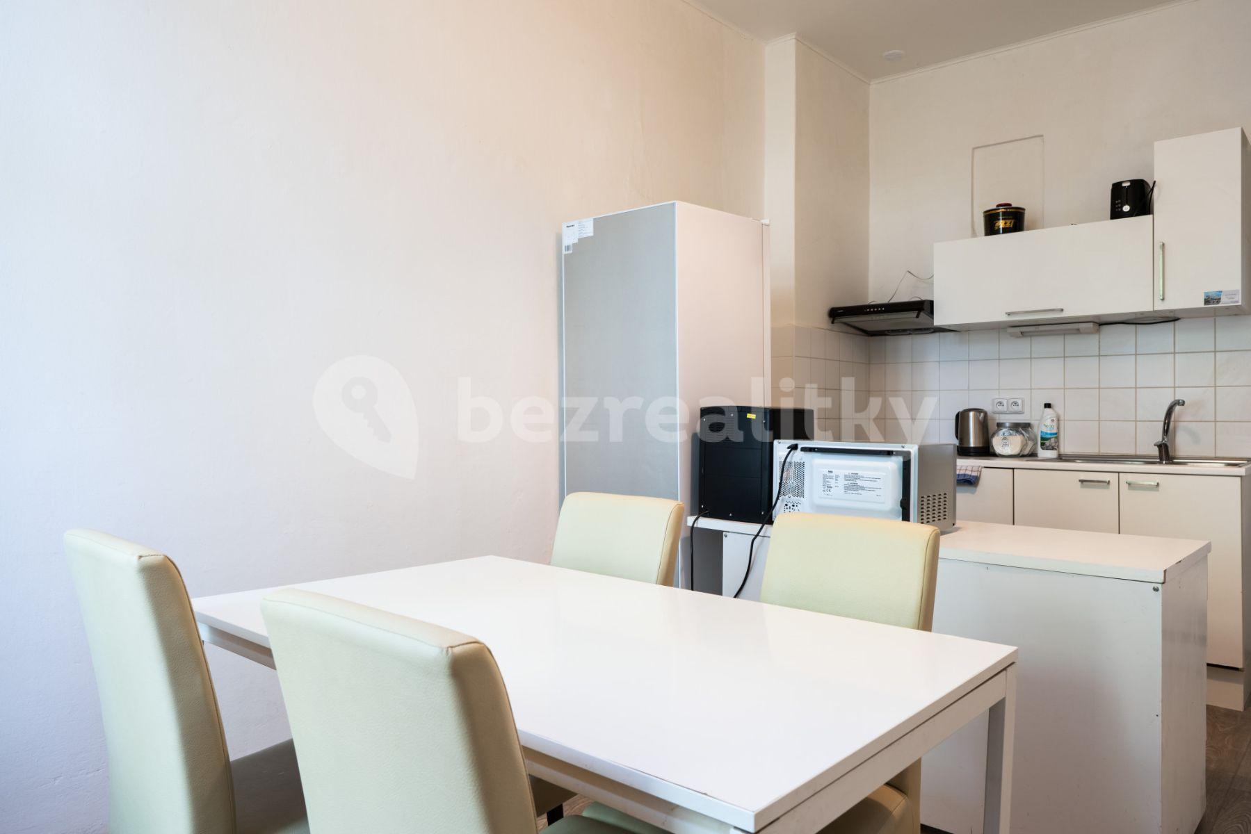 Prenájom bytu 2-izbový 79 m², Polská, Praha, Praha