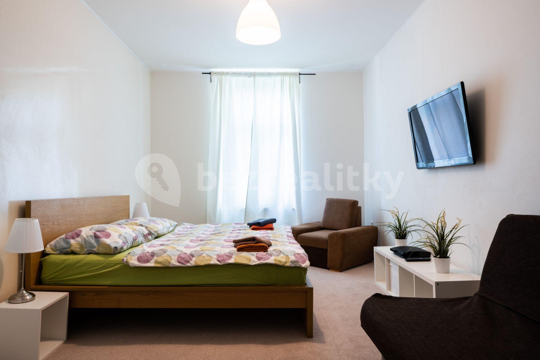 Prenájom bytu 2-izbový 79 m², Polská, Praha, Praha