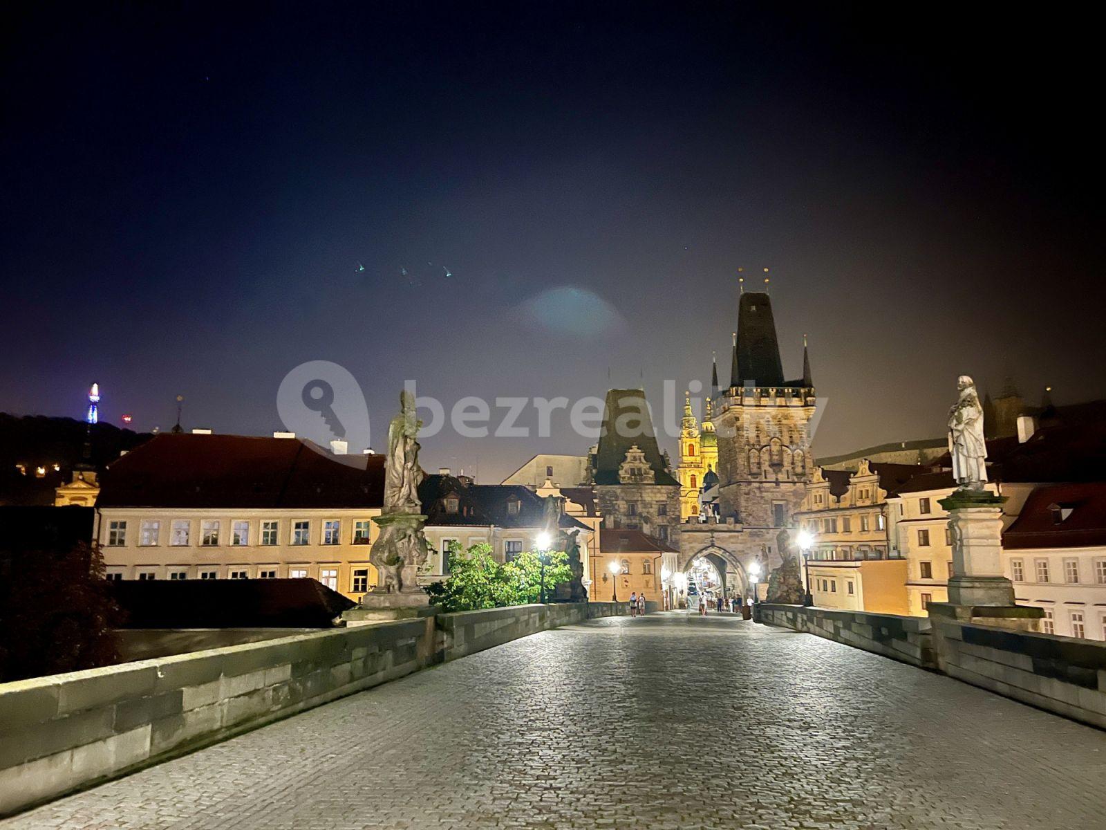 Prenájom bytu 2-izbový 40 m², Mostecká, Praha, Praha