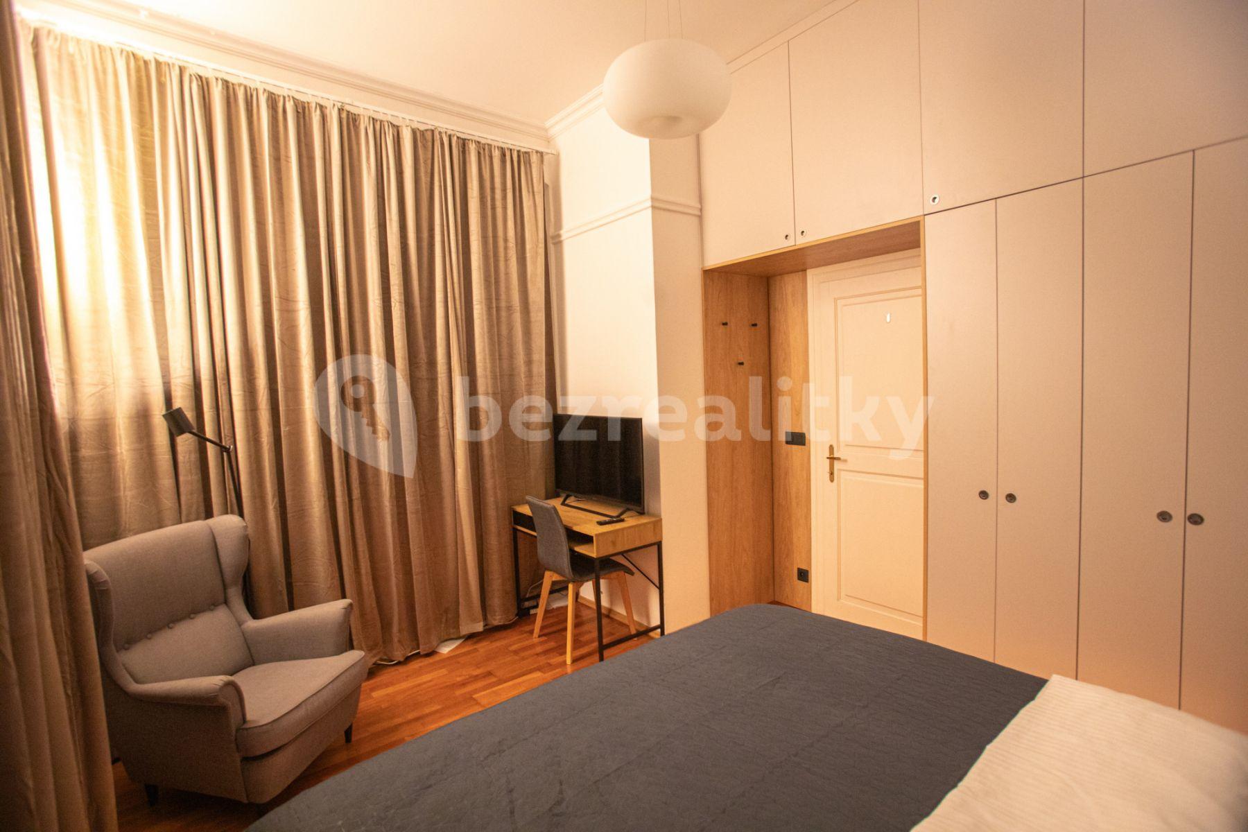 Prenájom bytu 2-izbový 40 m², Mostecká, Praha, Praha