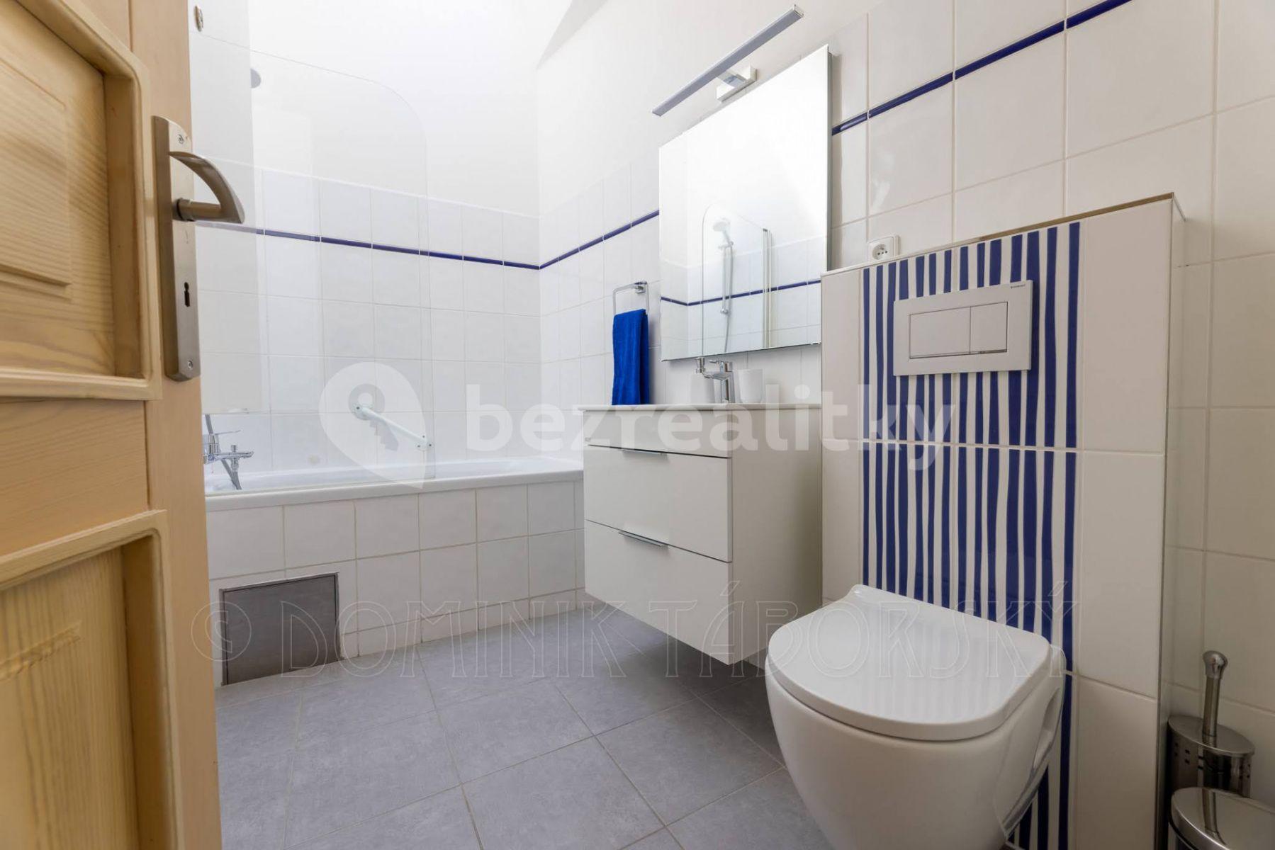 Prenájom bytu 2-izbový 75 m², Karlova, Praha, Praha