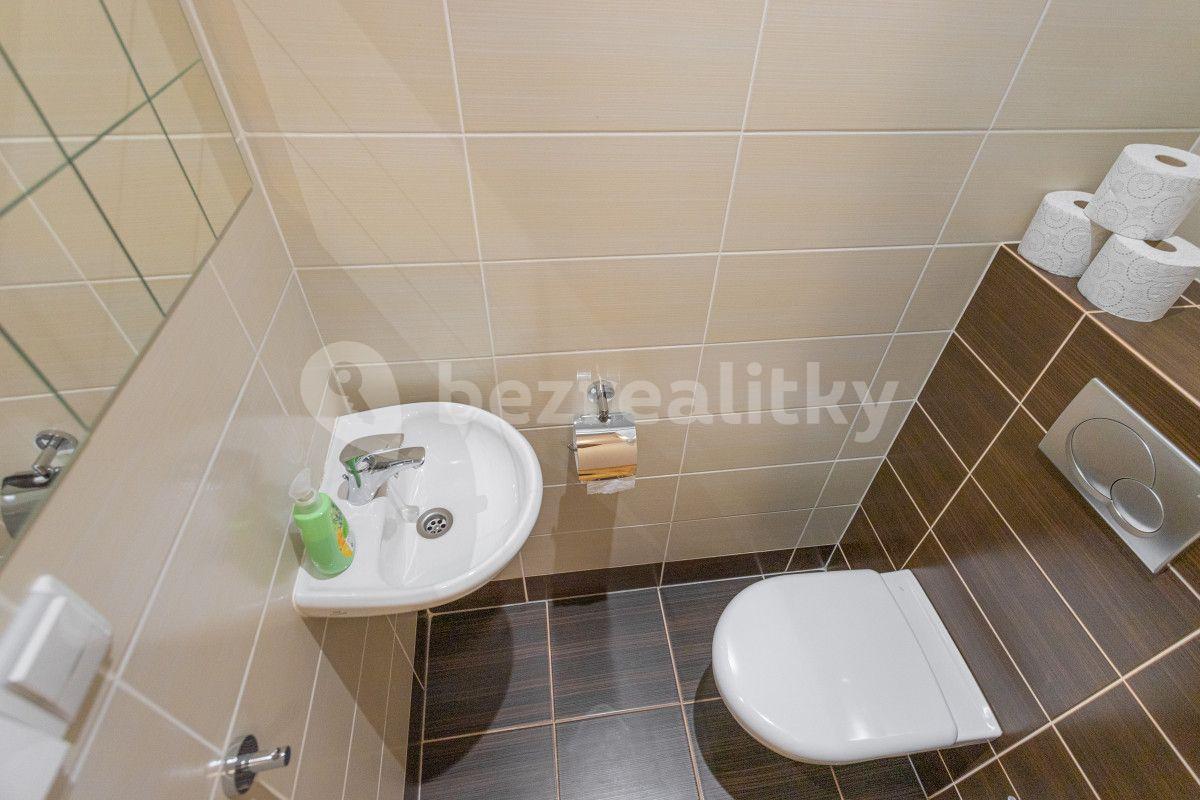 Prenájom bytu 2-izbový 50 m², U Obecního dvora, Praha, Praha