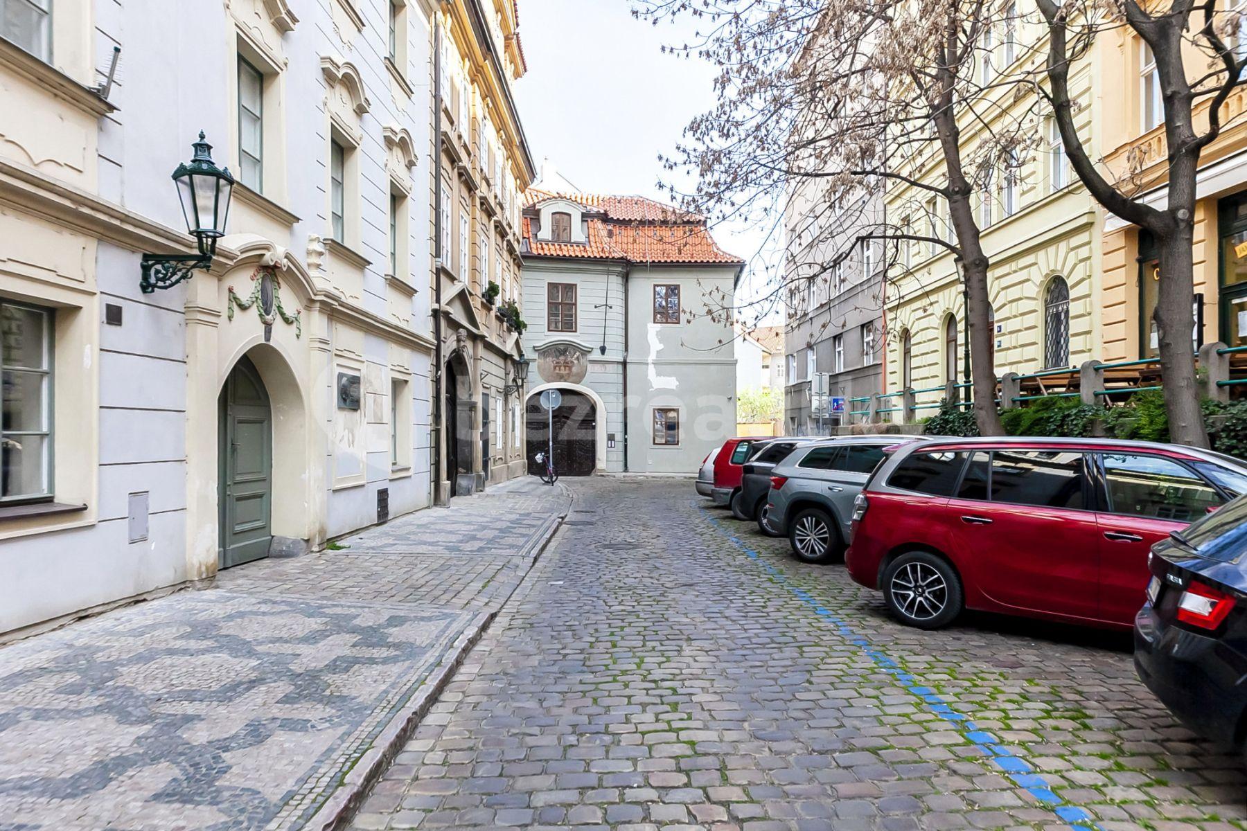 Prenájom bytu 2-izbový 50 m², U Obecního dvora, Praha, Praha