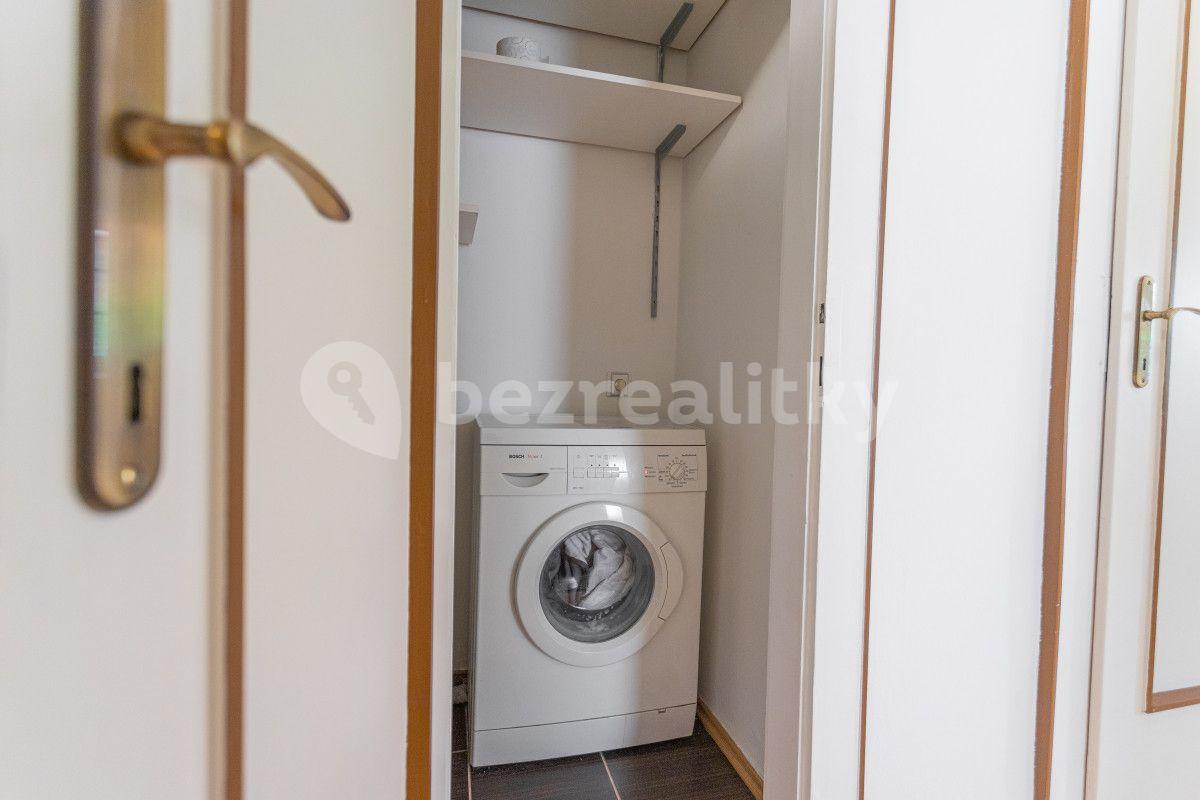 Prenájom bytu 2-izbový 50 m², U Obecního dvora, Praha, Praha