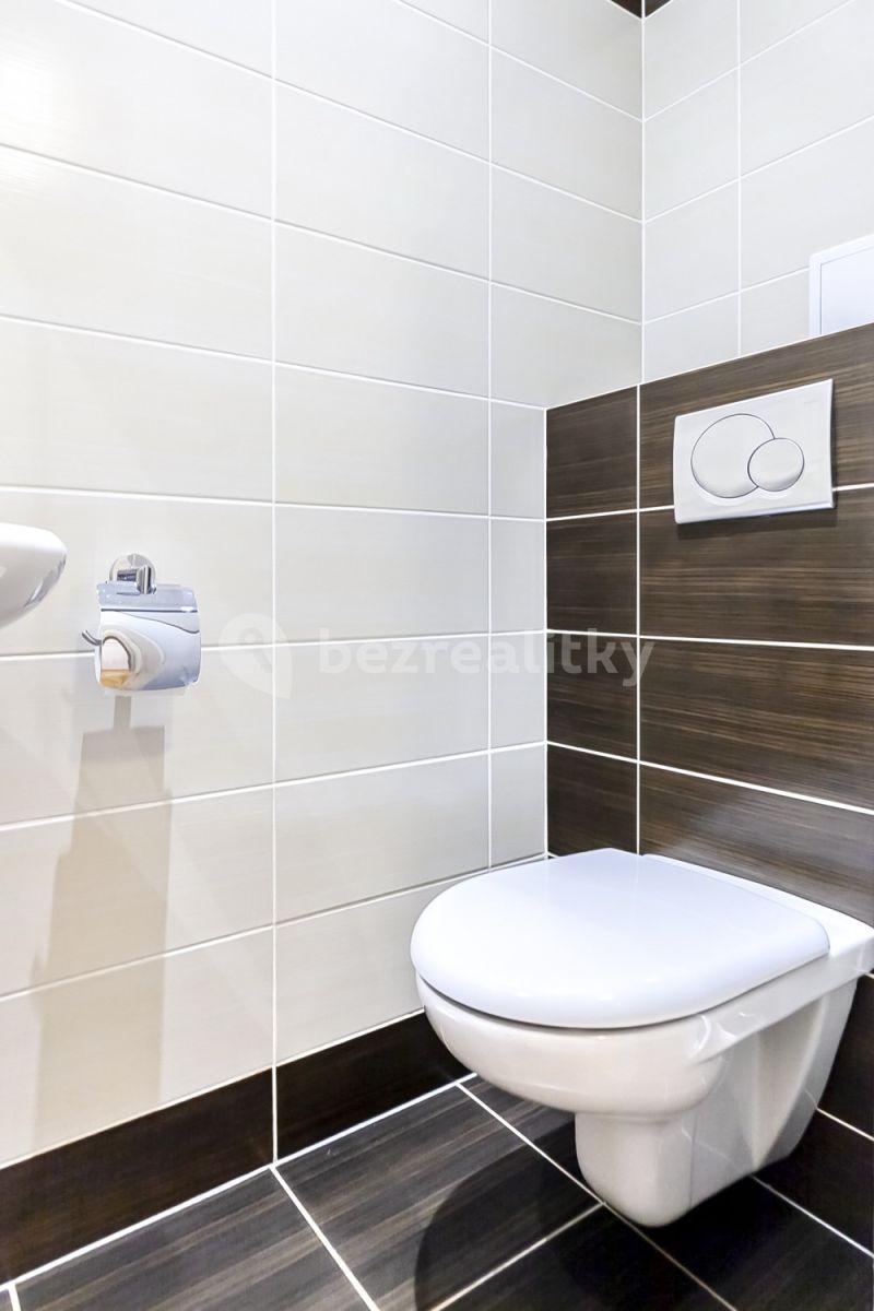 Prenájom bytu 2-izbový 50 m², U Obecního dvora, Praha, Praha