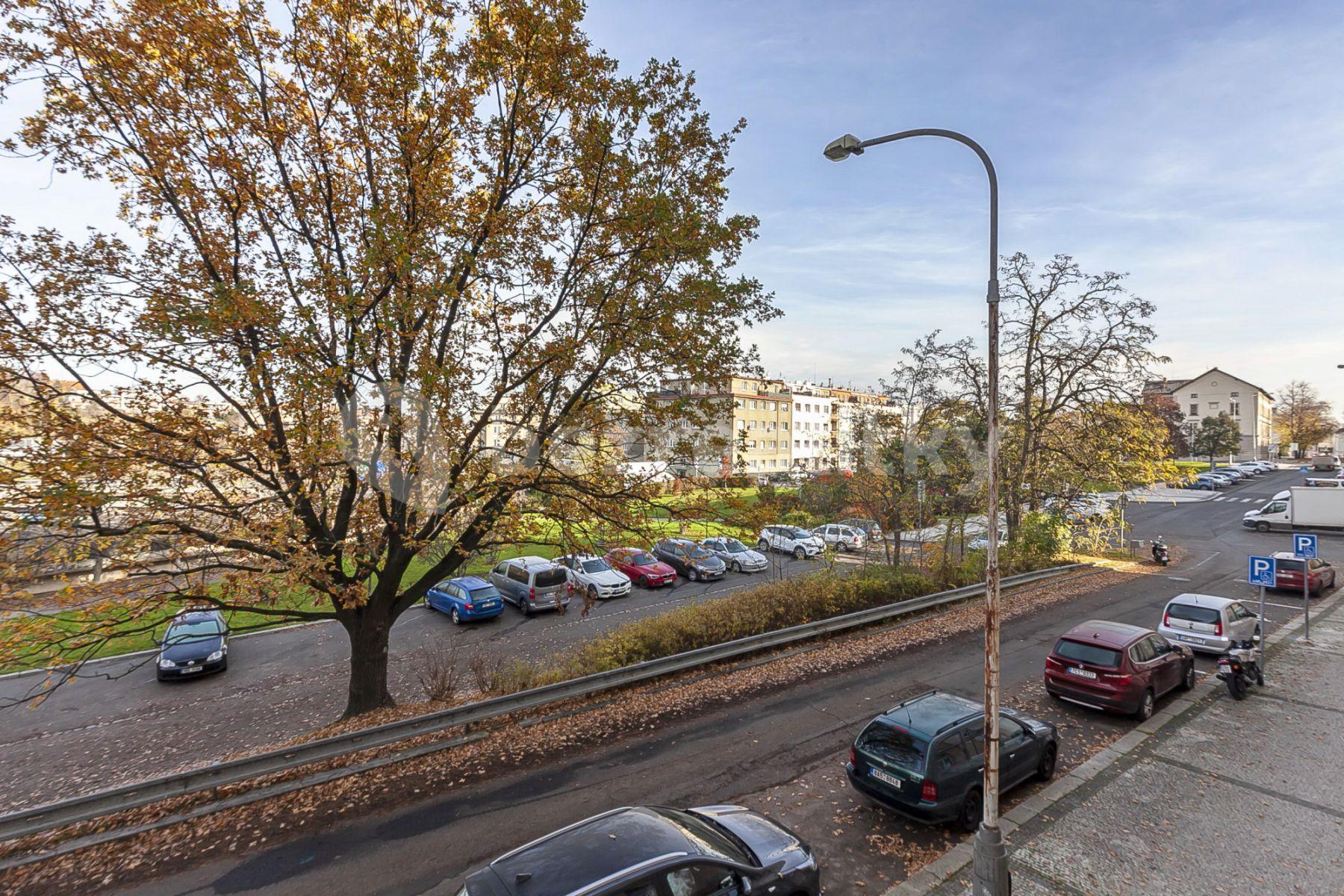 Prenájom bytu 2-izbový 55 m², Parléřova, Praha, Praha