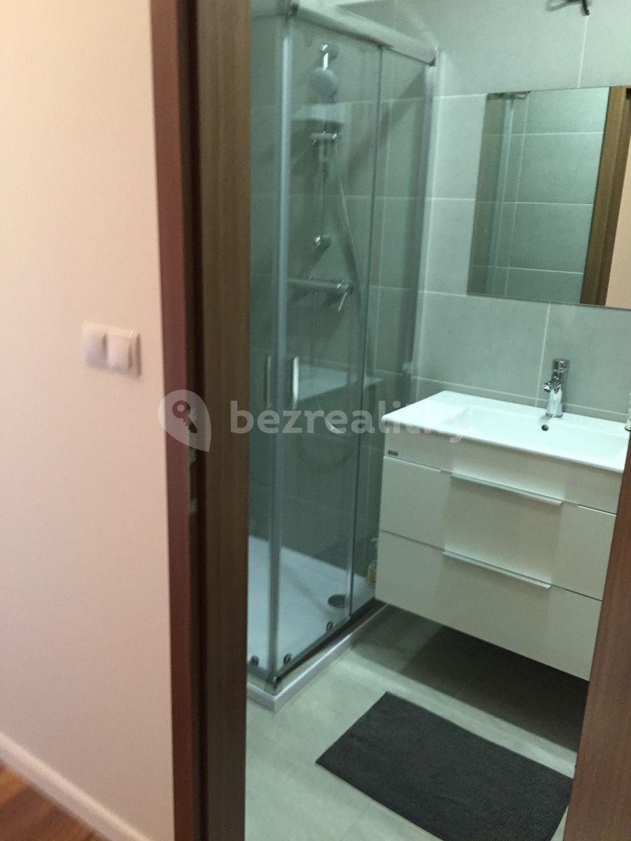 Prenájom bytu 2-izbový 54 m², Bulharská, Praha, Praha