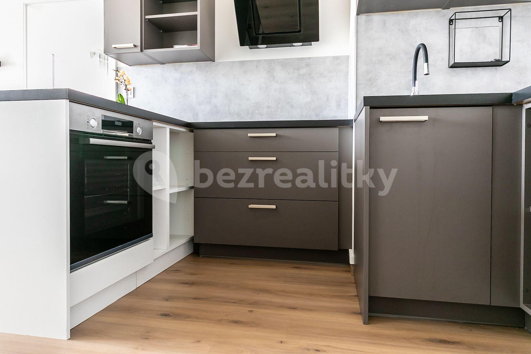 Predaj bytu 2-izbový 58 m², Choceradská, Praha, Praha