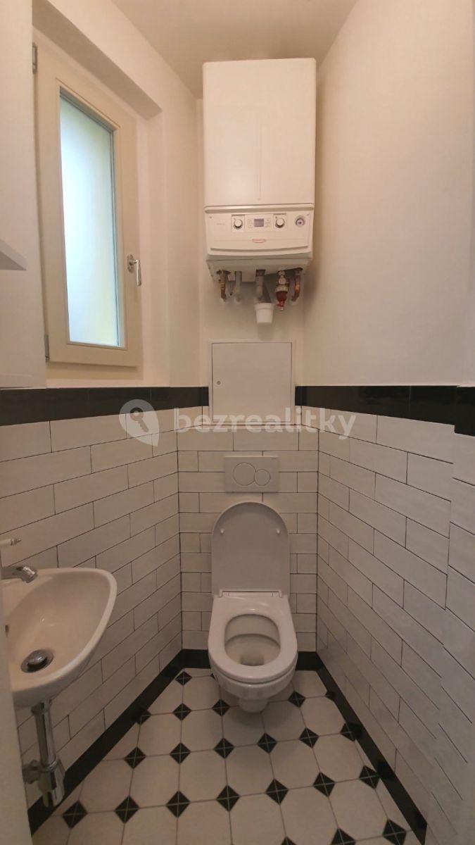 Prenájom bytu 1-izbový 25 m², Lípová, Praha, Praha