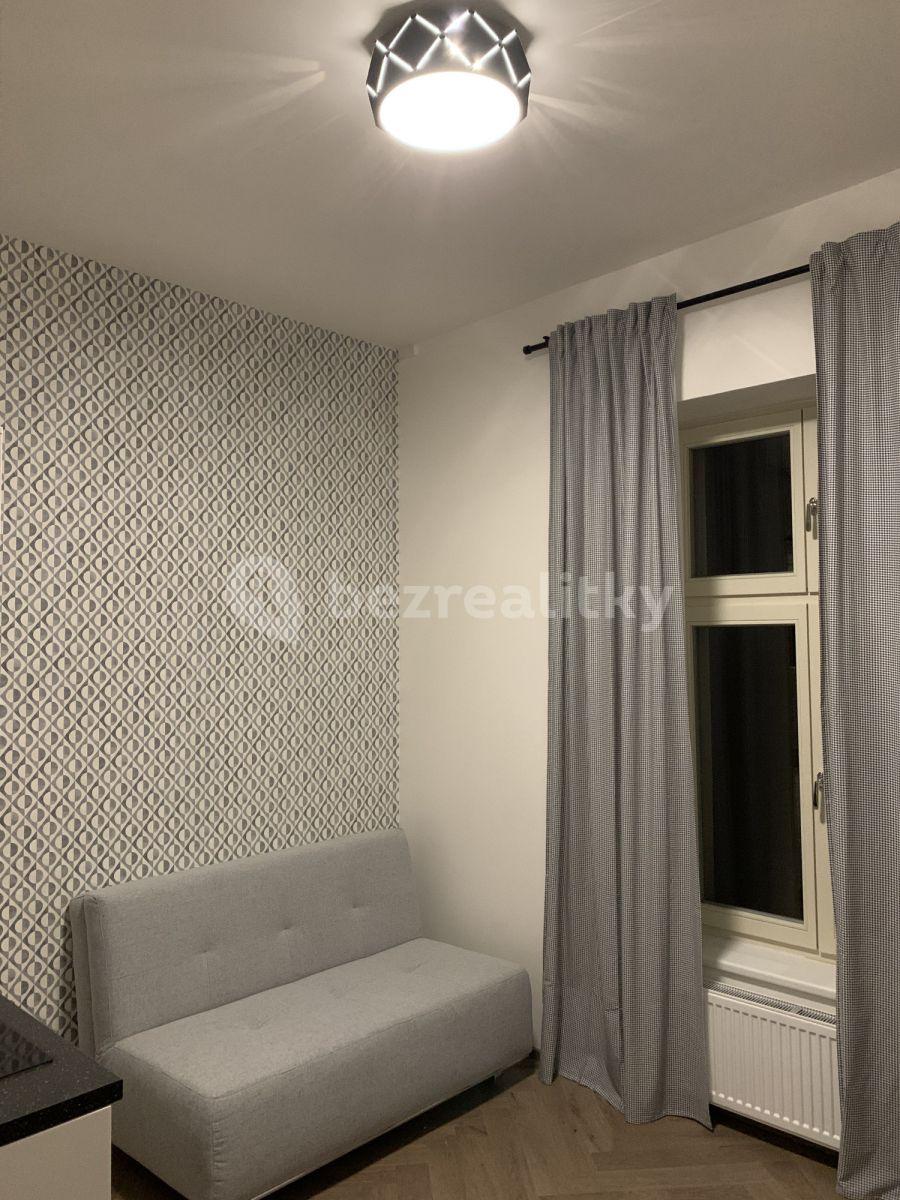 Prenájom bytu 1-izbový 25 m², Lípová, Praha, Praha