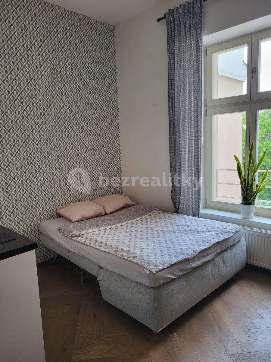 Prenájom bytu 1-izbový 25 m², Lípová, Praha, Praha