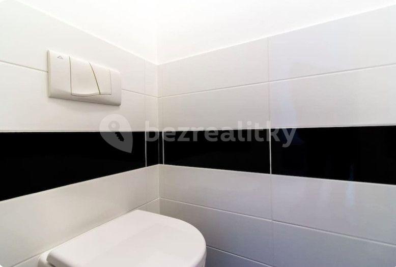 Prenájom bytu 3-izbový 90 m², Blanická, Praha, Praha