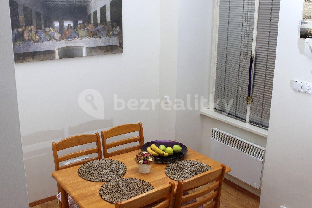 Prenájom bytu 1-izbový 44 m², Na Valentince, Praha, Praha