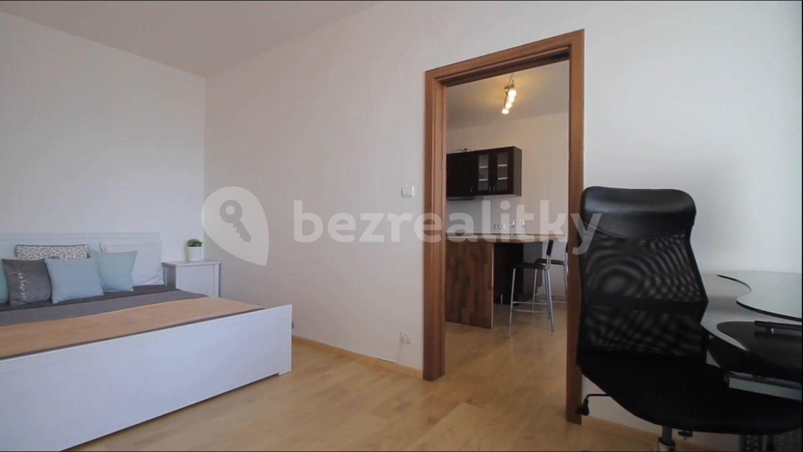 Prenájom bytu 2-izbový 60 m², Zakšínská, Praha, Praha