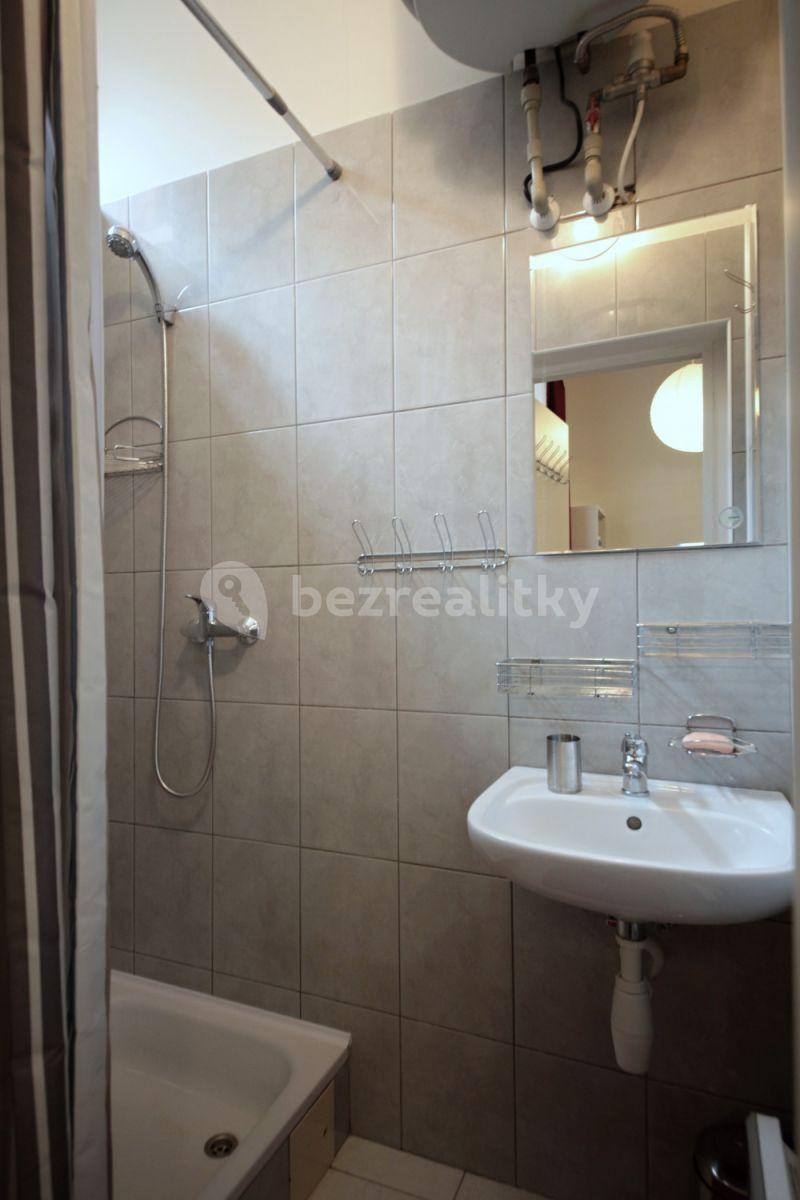 Prenájom bytu 1-izbový 24 m², Tyršova, Praha, Praha