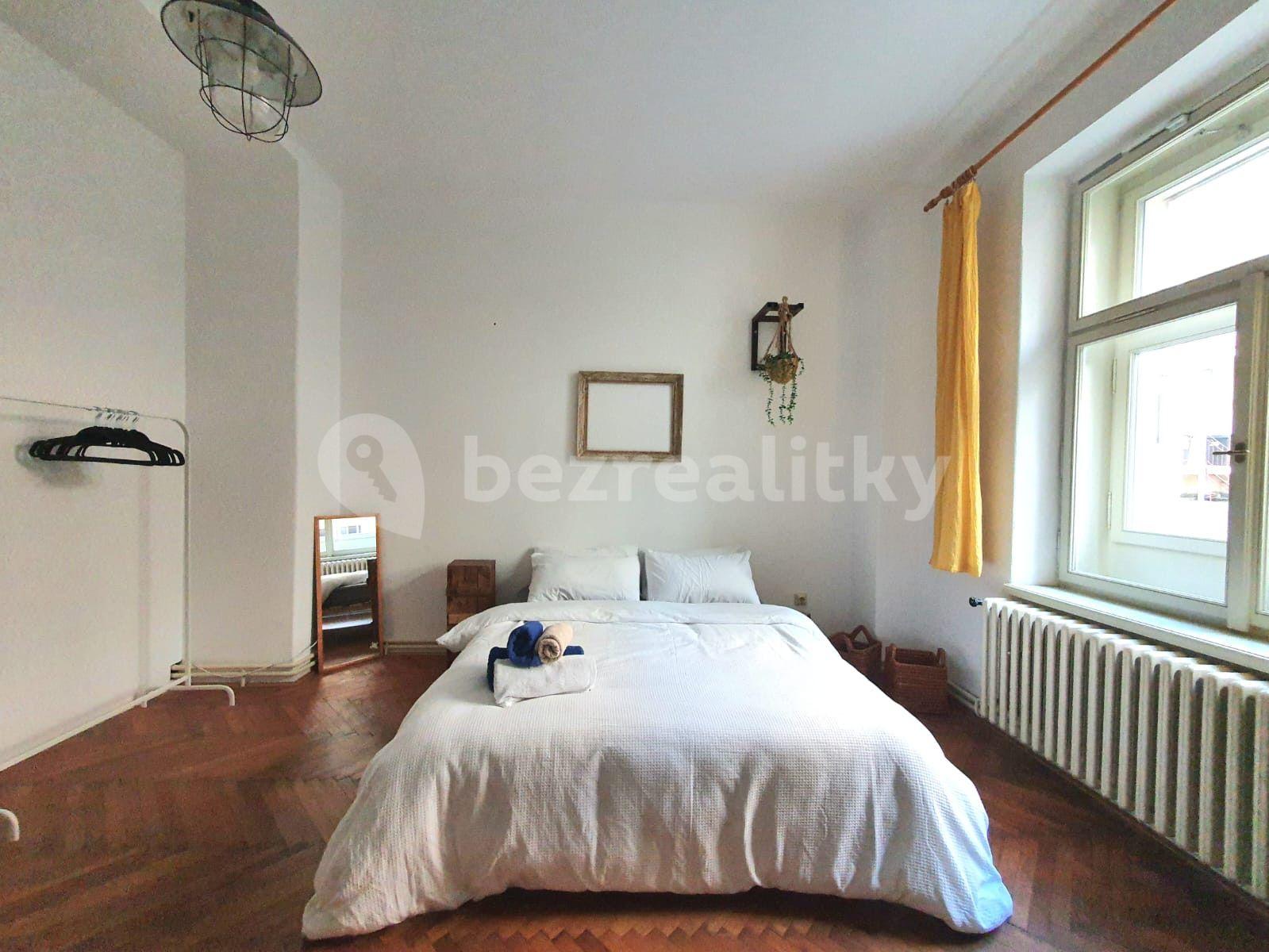 Prenájom bytu 1-izbový 86 m², Přemyslovská, Praha, Praha