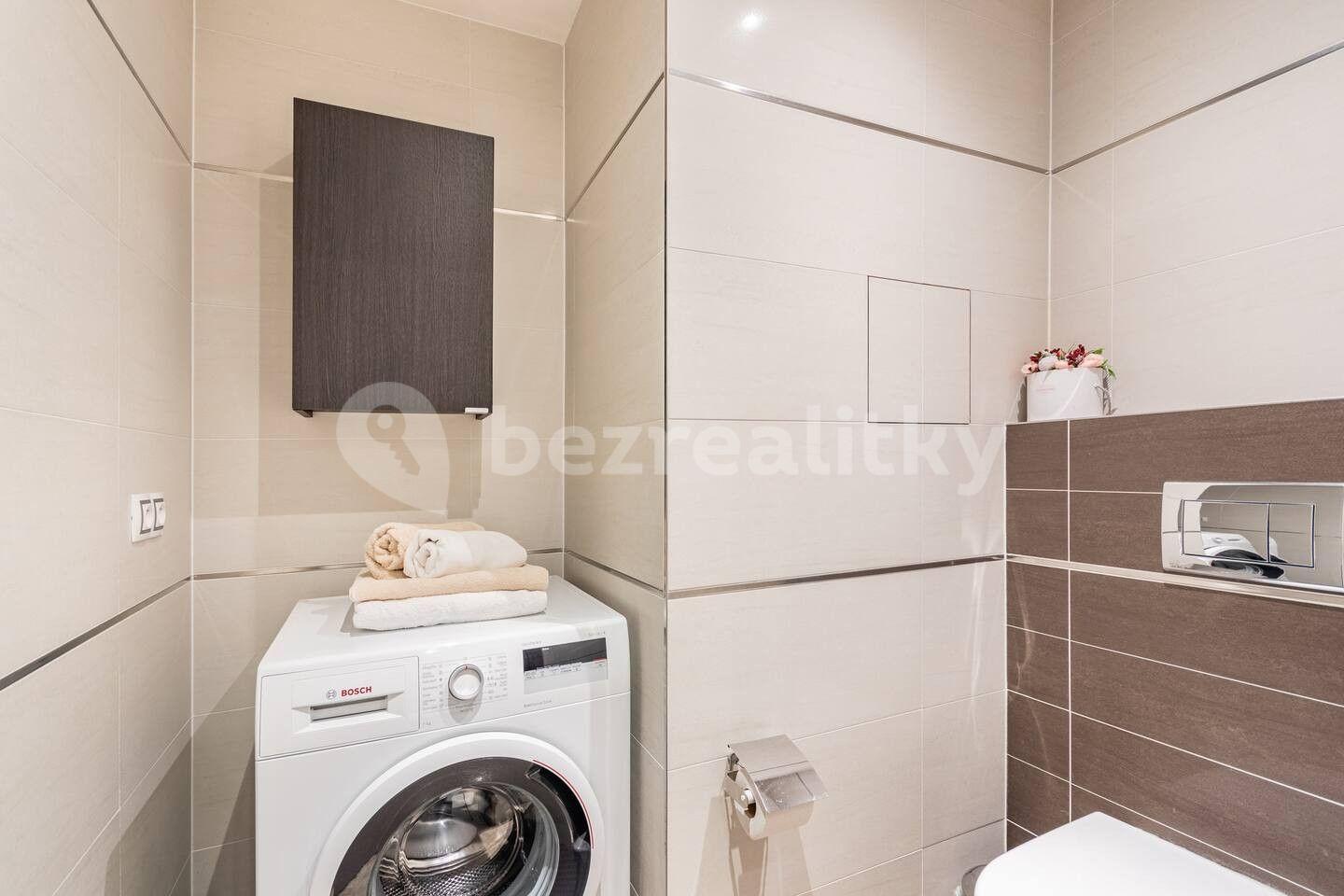 Prenájom bytu 1-izbový 39 m², Mozartova, Praha, Praha