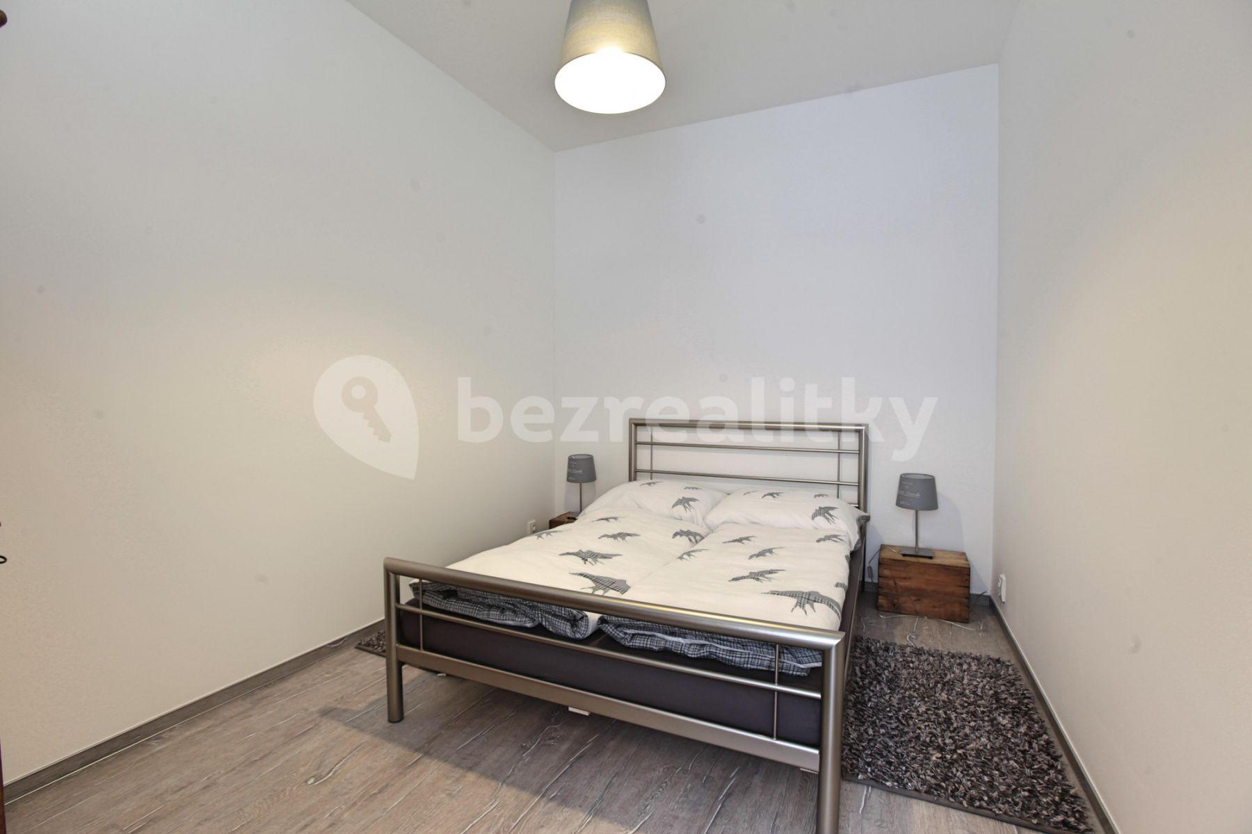 Prenájom bytu 2-izbový 56 m², Slovinská, Praha, Praha