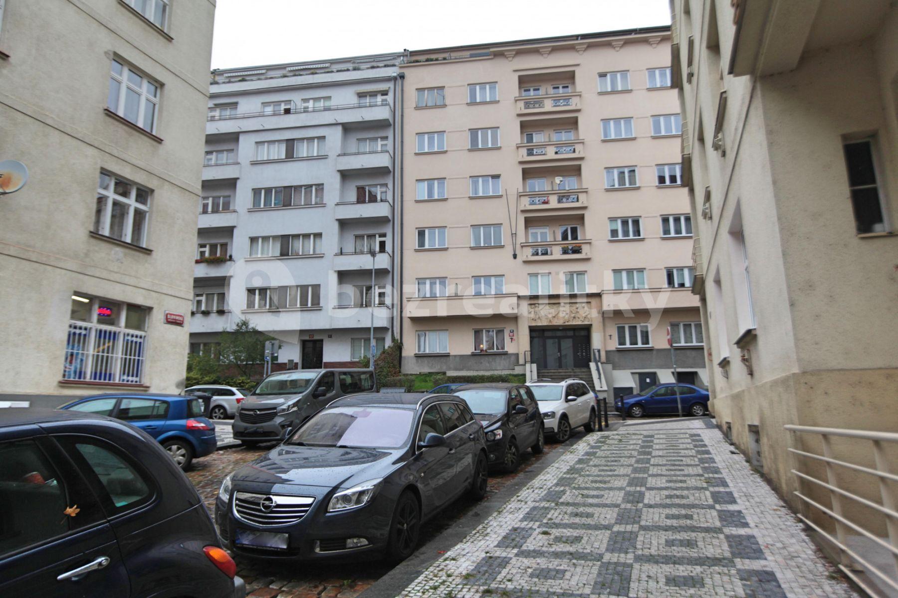 Prenájom bytu 2-izbový 56 m², Slovinská, Praha, Praha