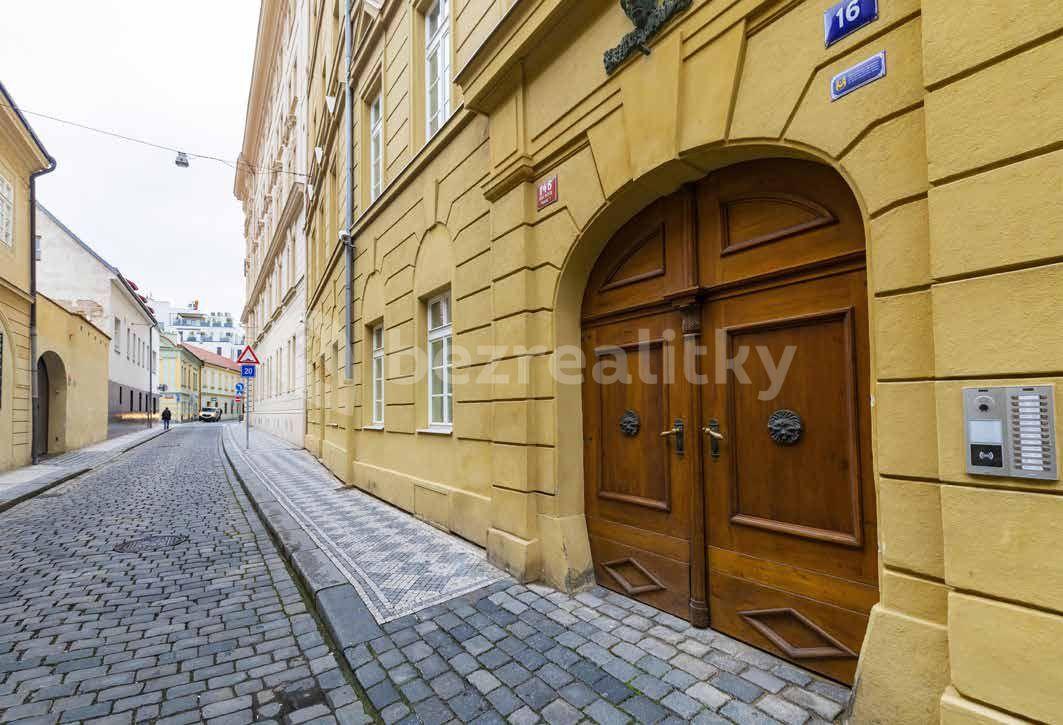 Prenájom bytu 3-izbový 92 m², Ostrovní, Praha, Praha