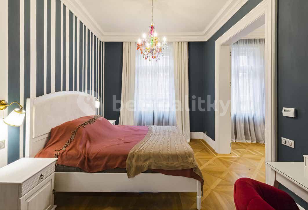 Prenájom bytu 3-izbový 92 m², Ostrovní, Praha, Praha