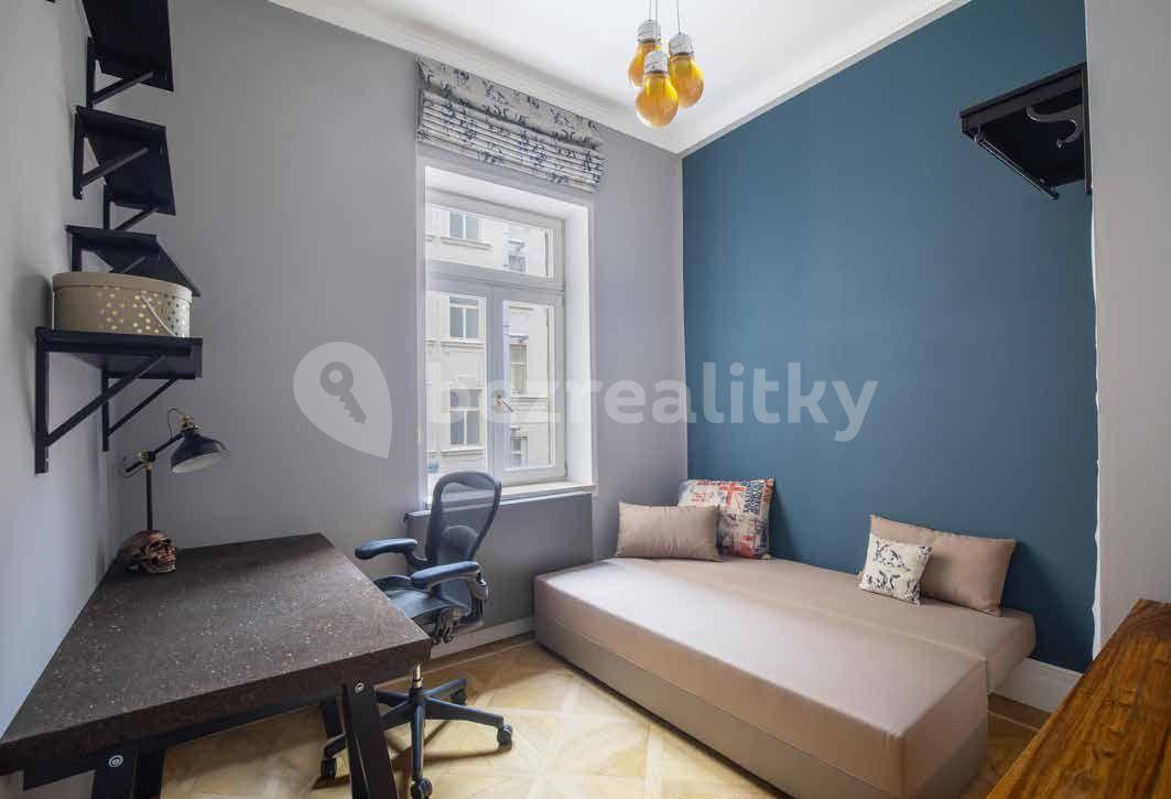 Prenájom bytu 3-izbový 92 m², Ostrovní, Praha, Praha