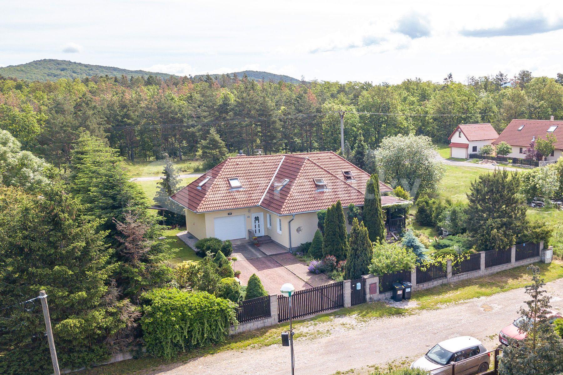 Predaj domu 247 m², pozemek 776 m², Srbsko, Srbsko, Středočeský kraj