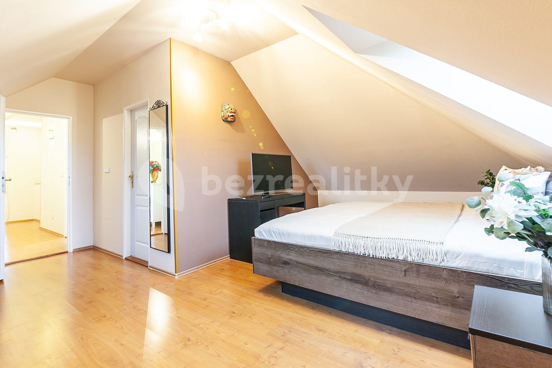 Predaj domu 247 m², pozemek 776 m², Srbsko, Srbsko, Středočeský kraj