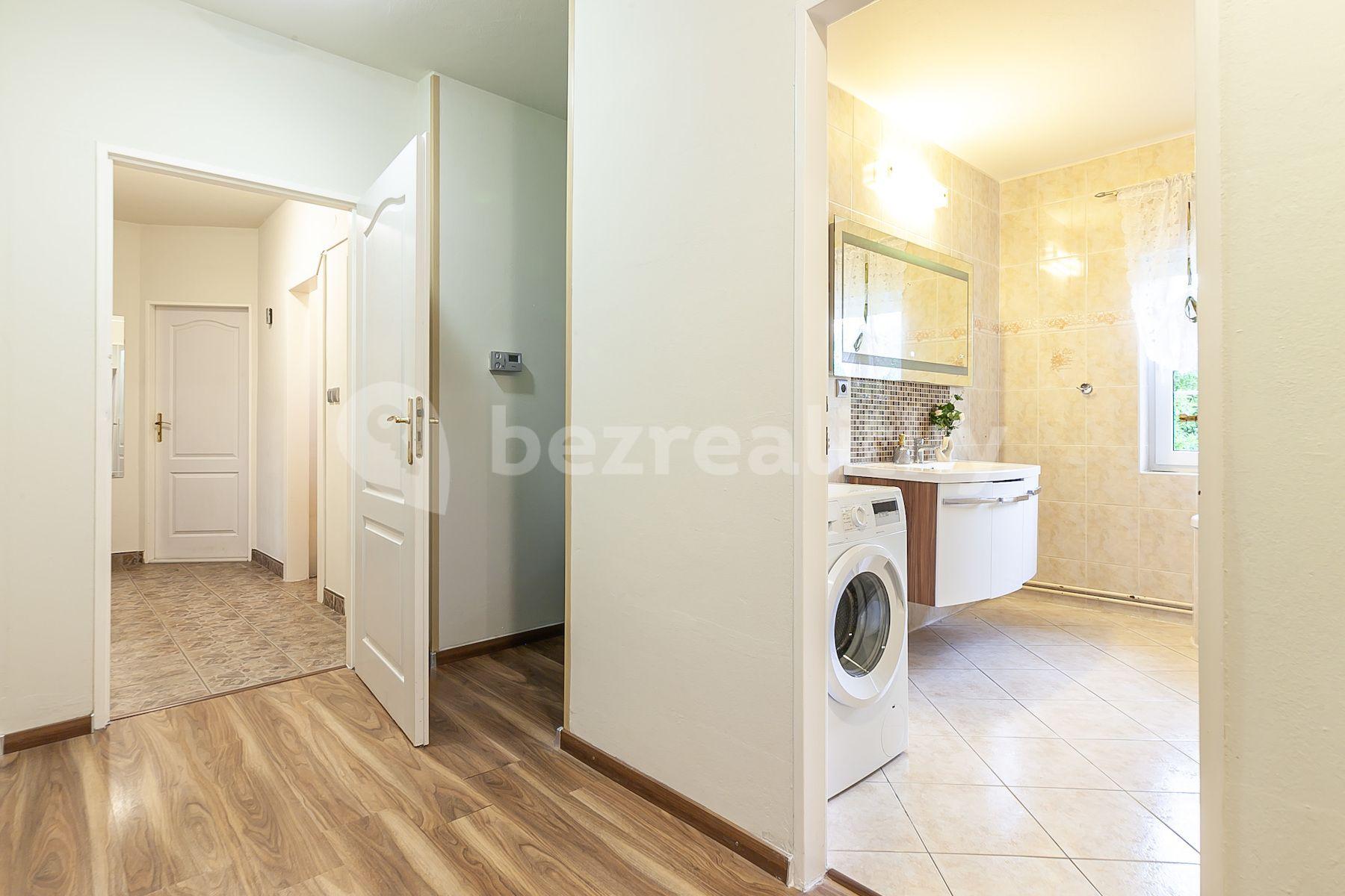 Predaj domu 247 m², pozemek 776 m², Srbsko, Srbsko, Středočeský kraj