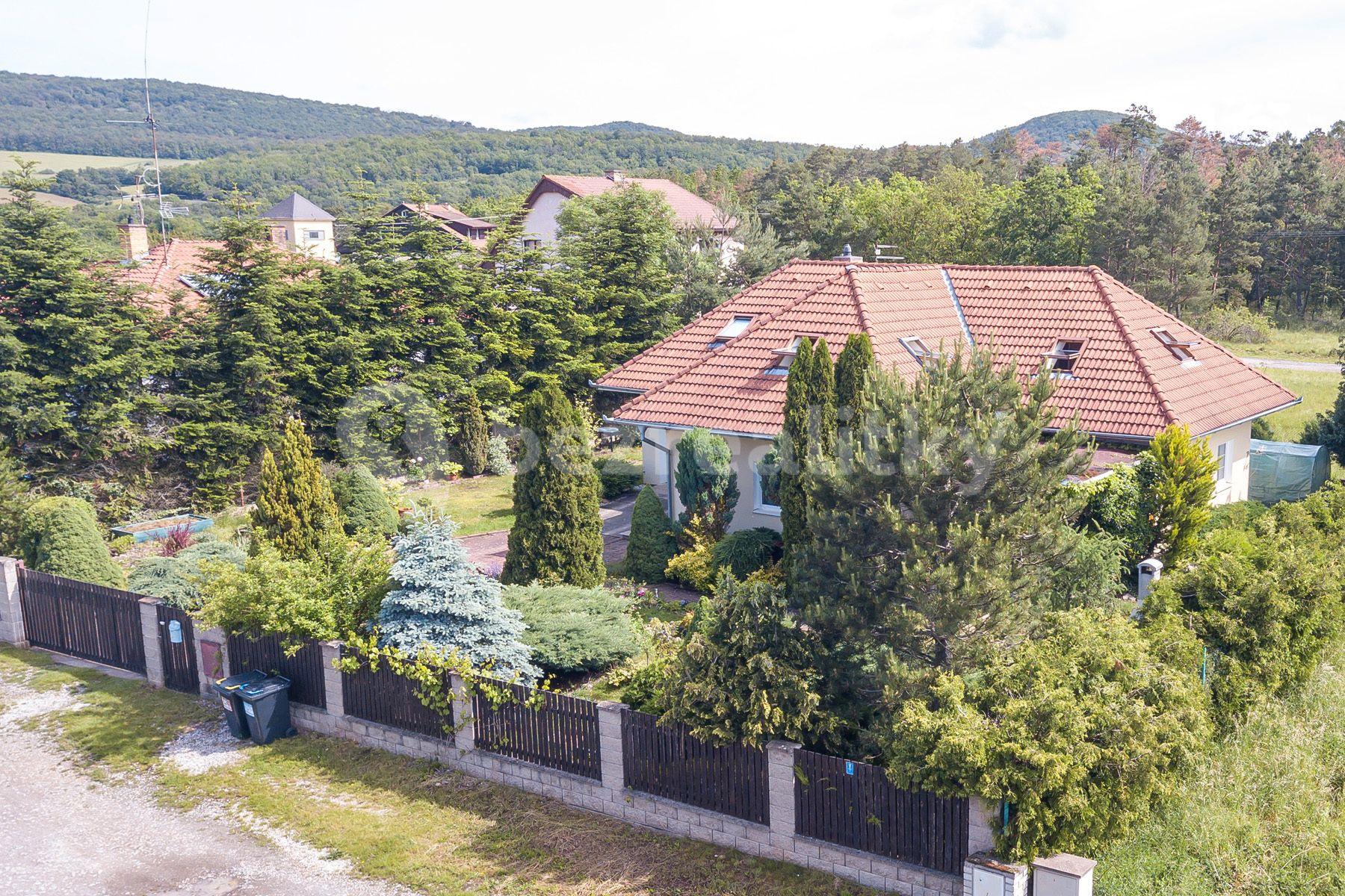 Predaj domu 247 m², pozemek 776 m², Srbsko, Srbsko, Středočeský kraj