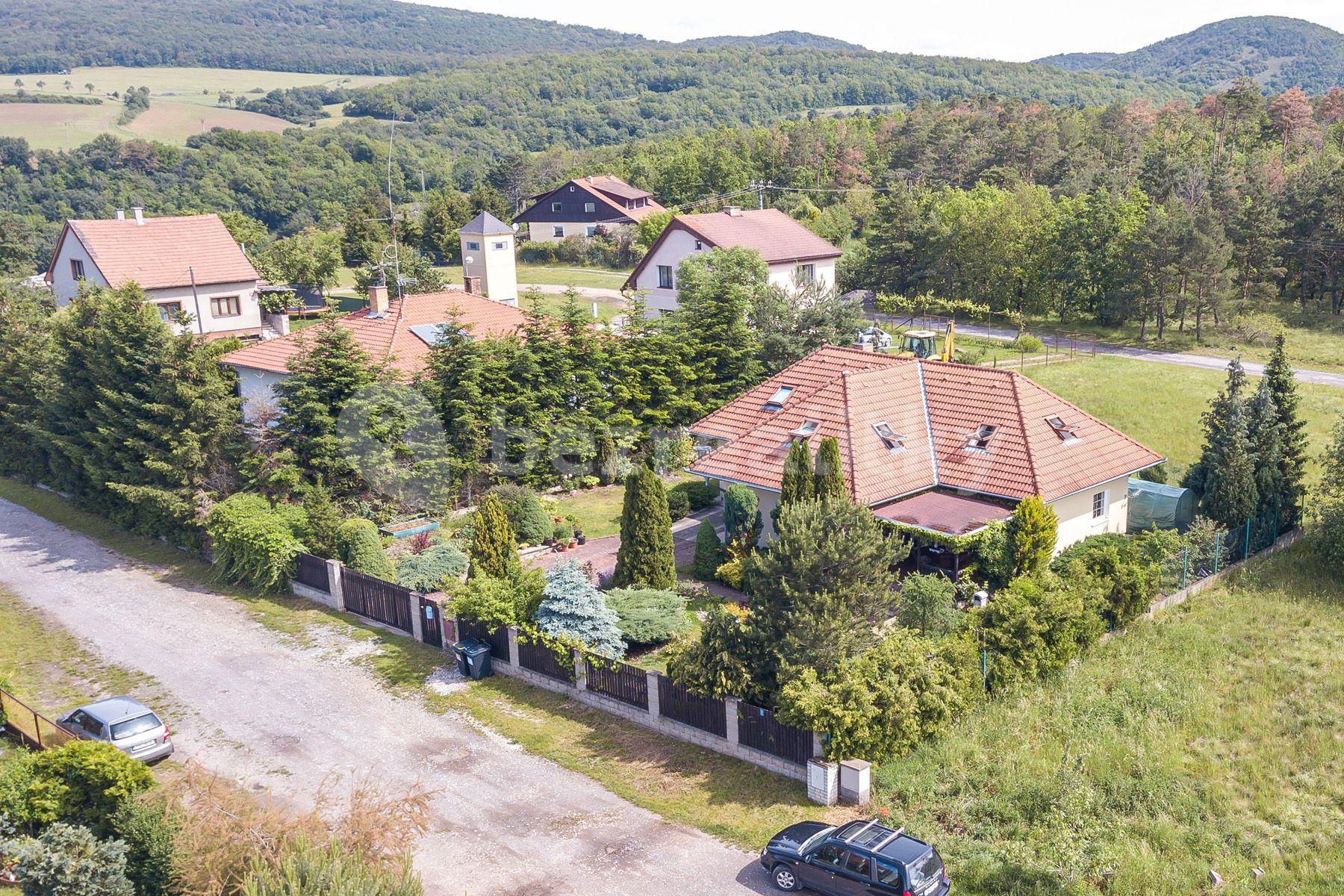 Predaj domu 247 m², pozemek 776 m², Srbsko, Srbsko, Středočeský kraj