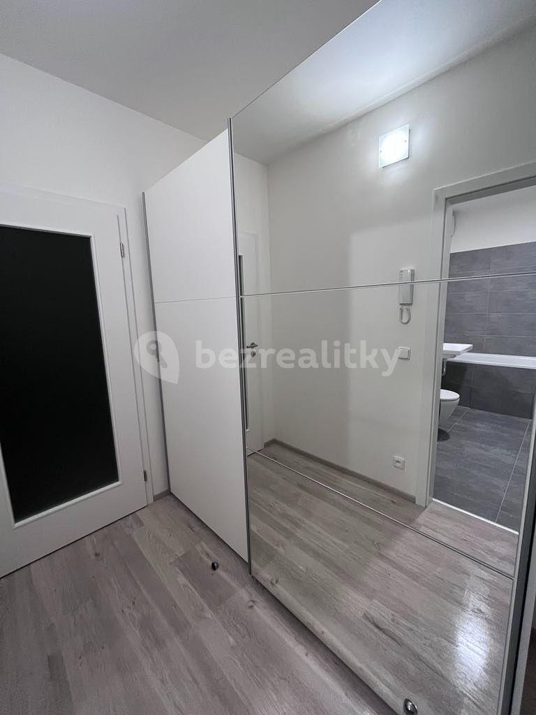 Prenájom bytu 1-izbový 30 m², Heřmanická, Praha, Praha