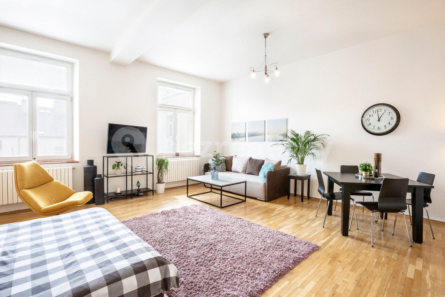 Prenájom bytu 4-izbový 160 m², Ruská, Praha, Praha