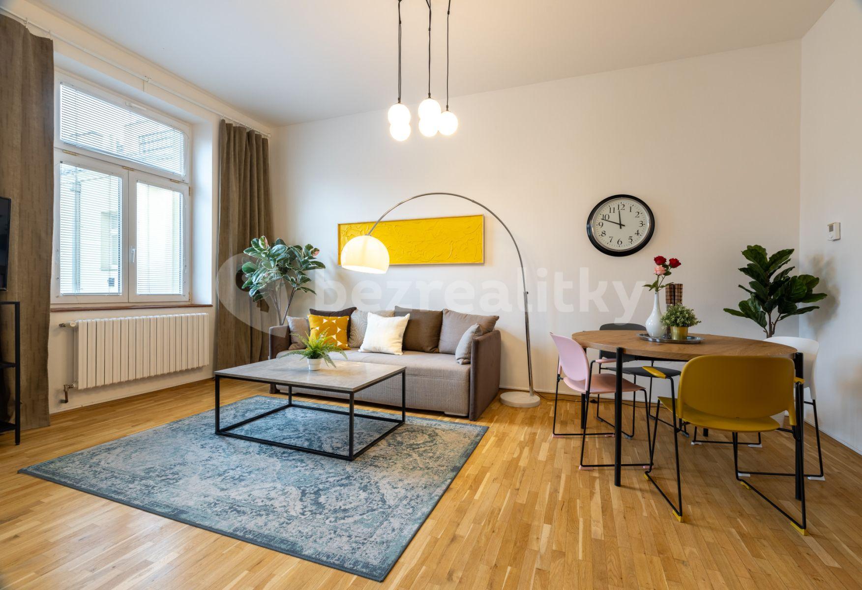 Prenájom bytu 4-izbový 160 m², Ruská, Praha, Praha