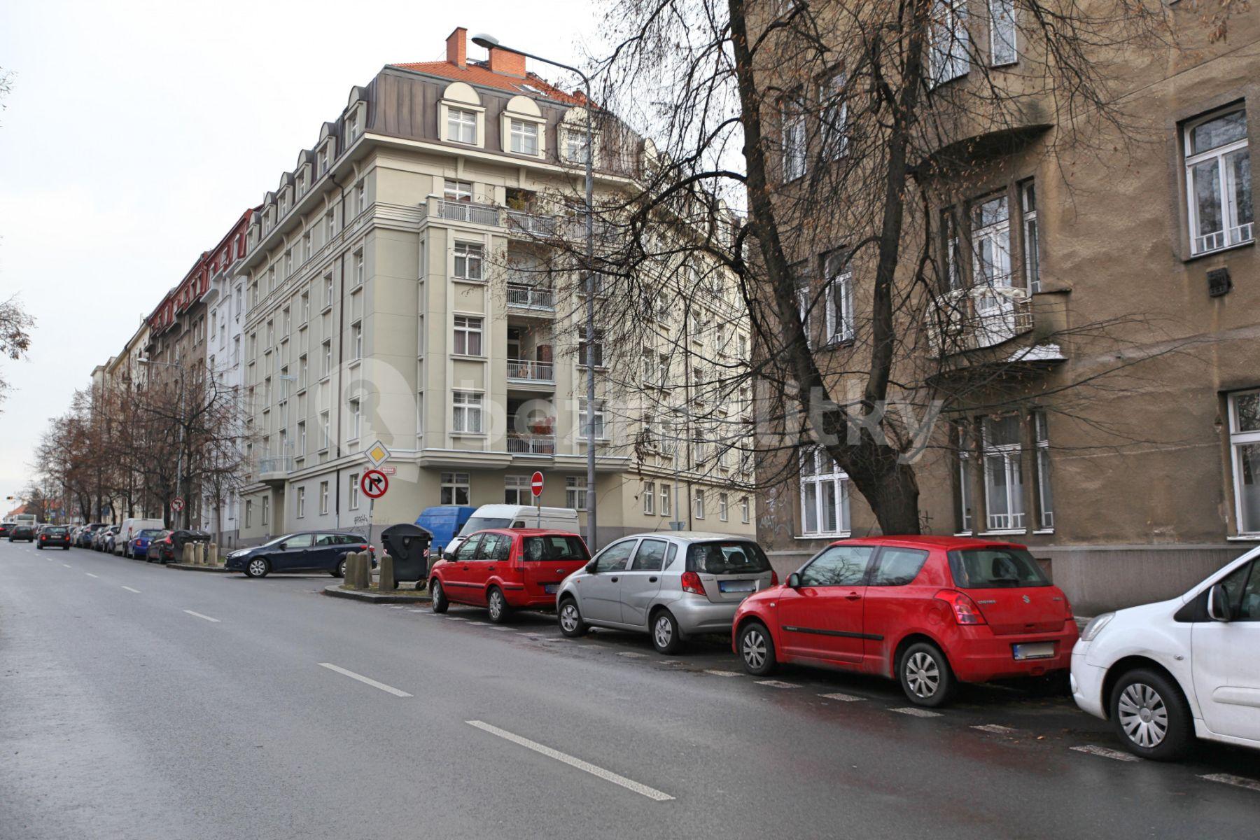 Prenájom bytu 4-izbový 160 m², Ruská, Praha, Praha