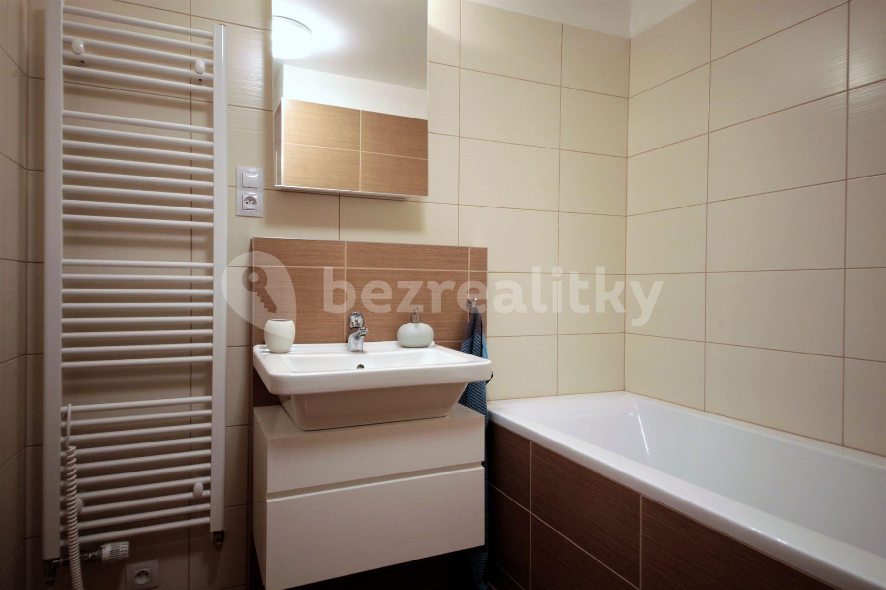 Prenájom bytu 1-izbový 35 m², Modrého, Praha, Praha